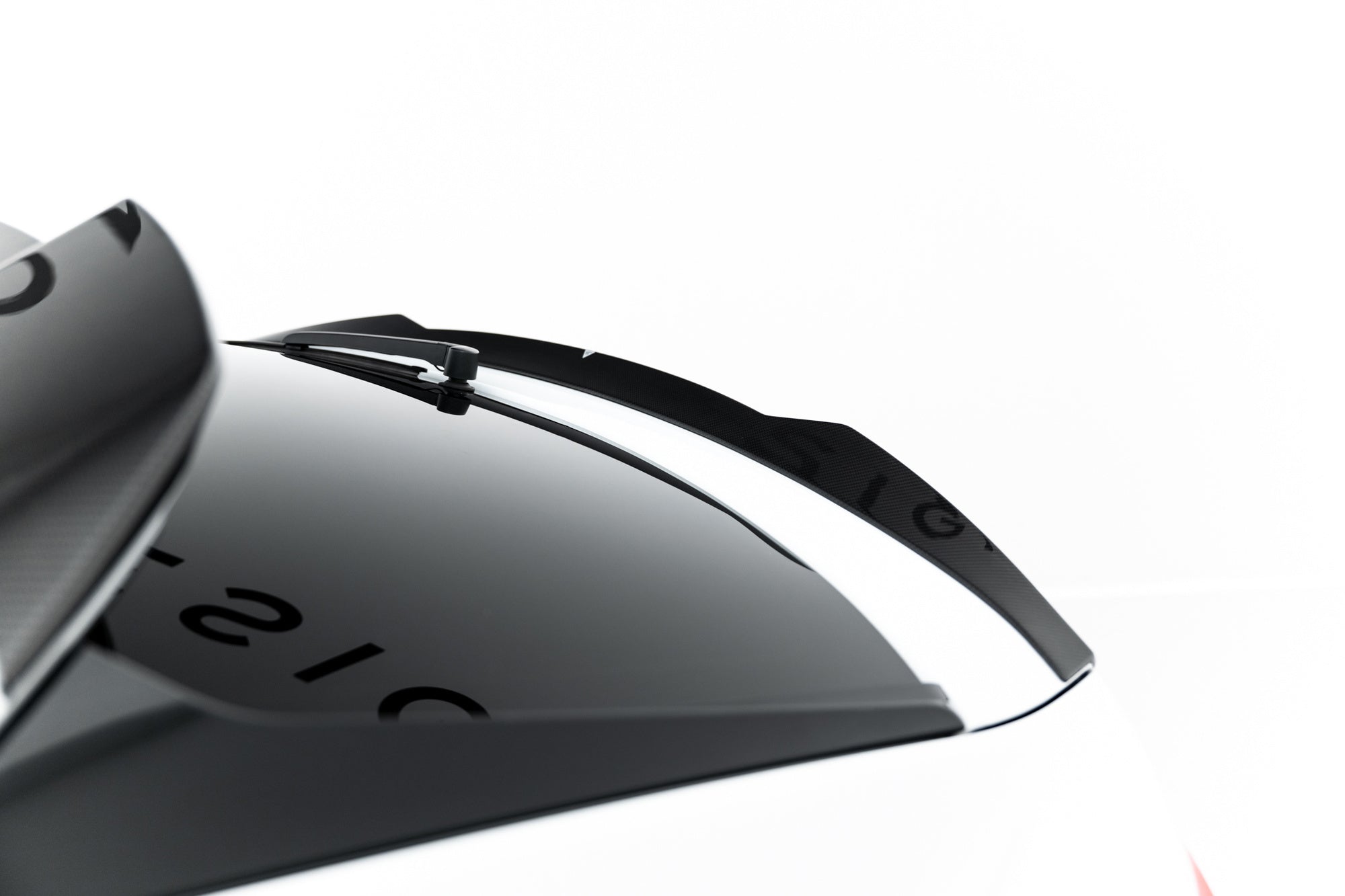 Maxton Design Prepreg Carbon Fiber Tailgate Spoiler (Lower) para Audi RSQ8 Mk1 Facelift - imagen 1