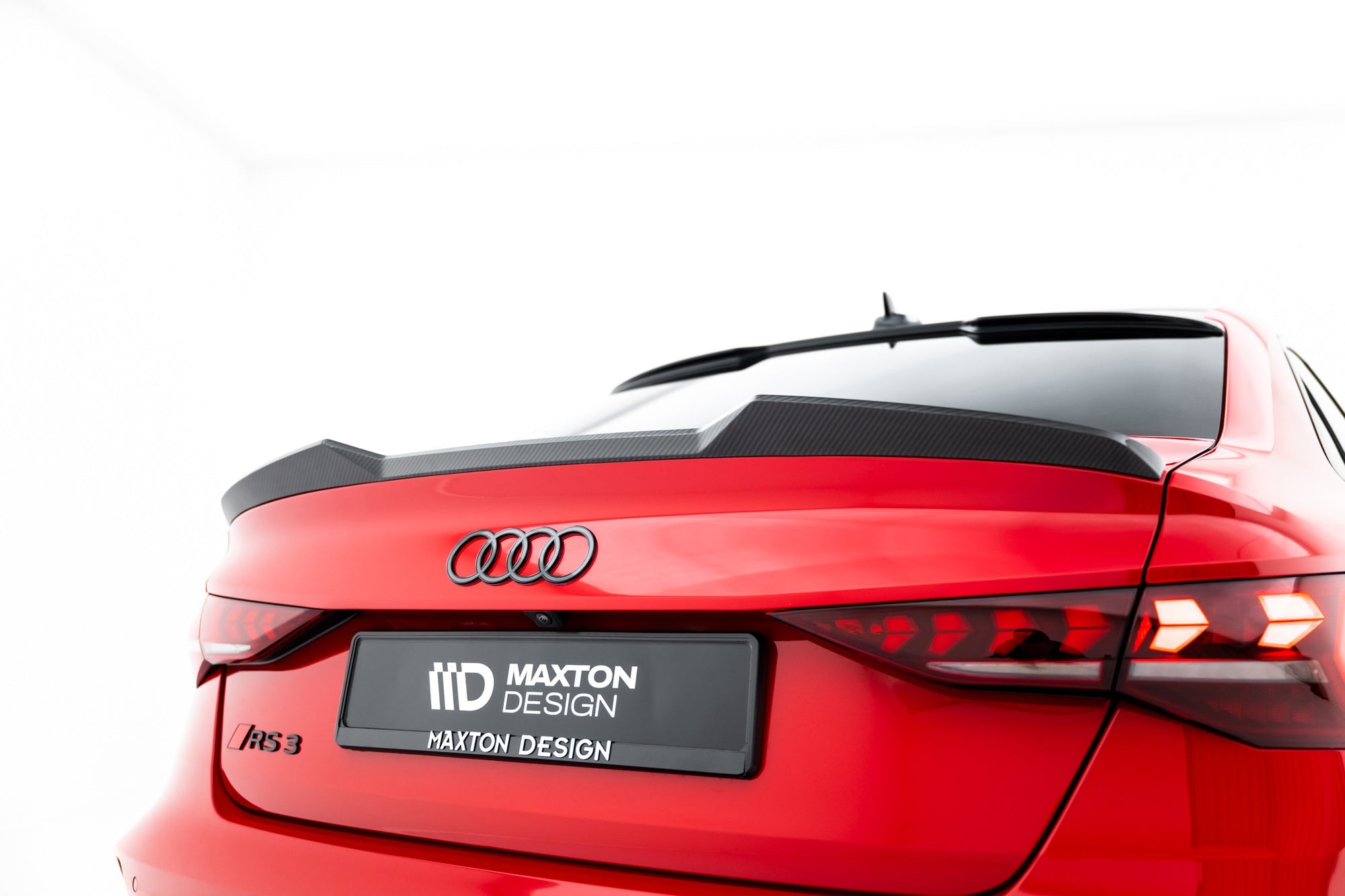Maxton Design Prepreg Carbon Fiber Tailgate Spoiler V.1 para Audi RS3 / S3 / A3 S-Line / A3 Sedan 8Y Facelift - imagen 1