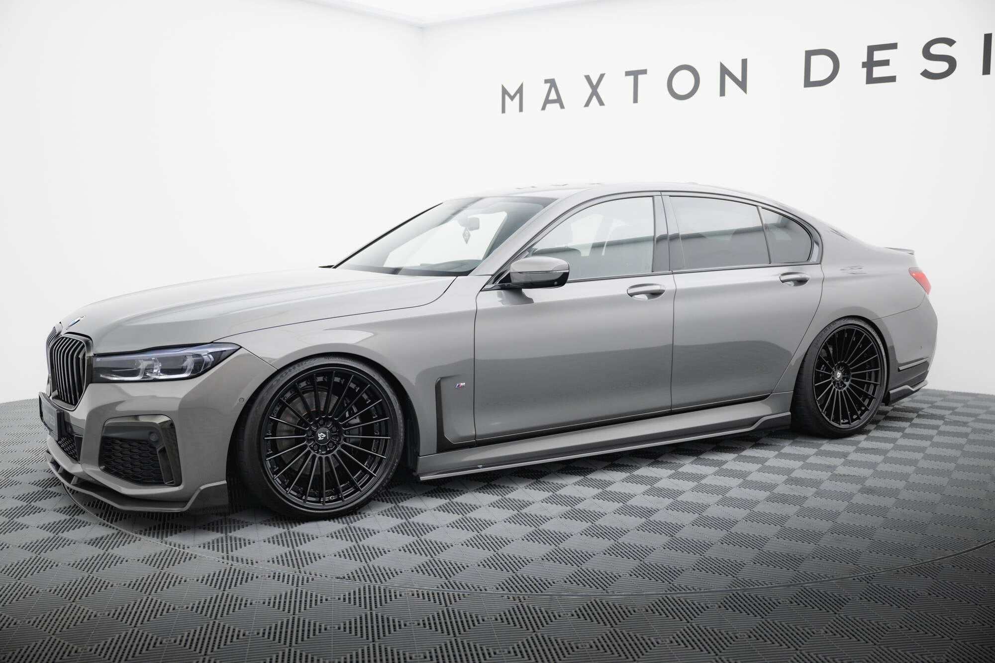 Maxton Design Set Of Prepreg Carbon Fiber Splitters para BMW 7 M-Pack G11 Facelift - imagen 1