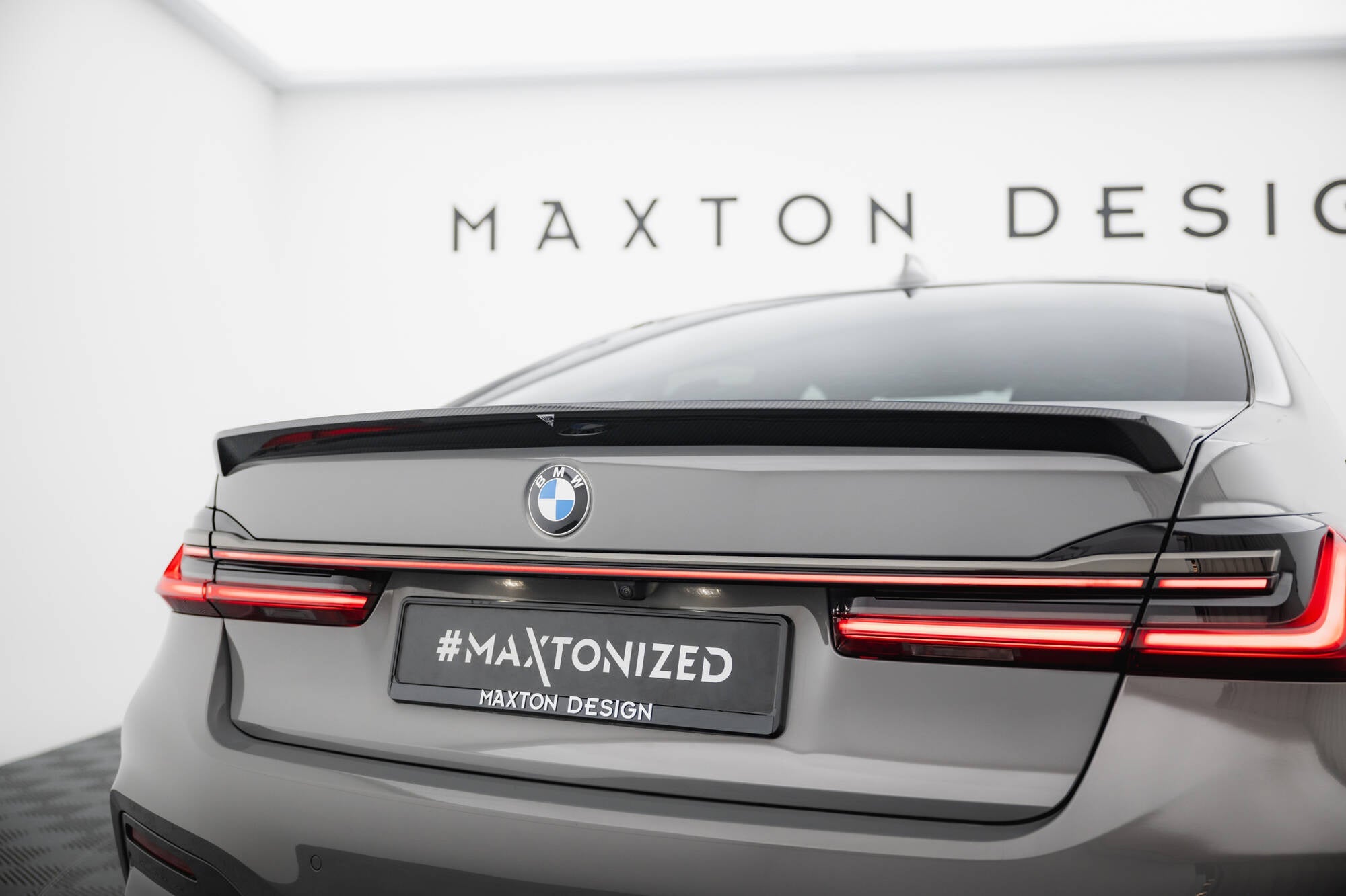 Maxton Design Set Of Prepreg Carbon Fiber Splitters para BMW 7 M-Pack G11 Facelift - imagen 15
