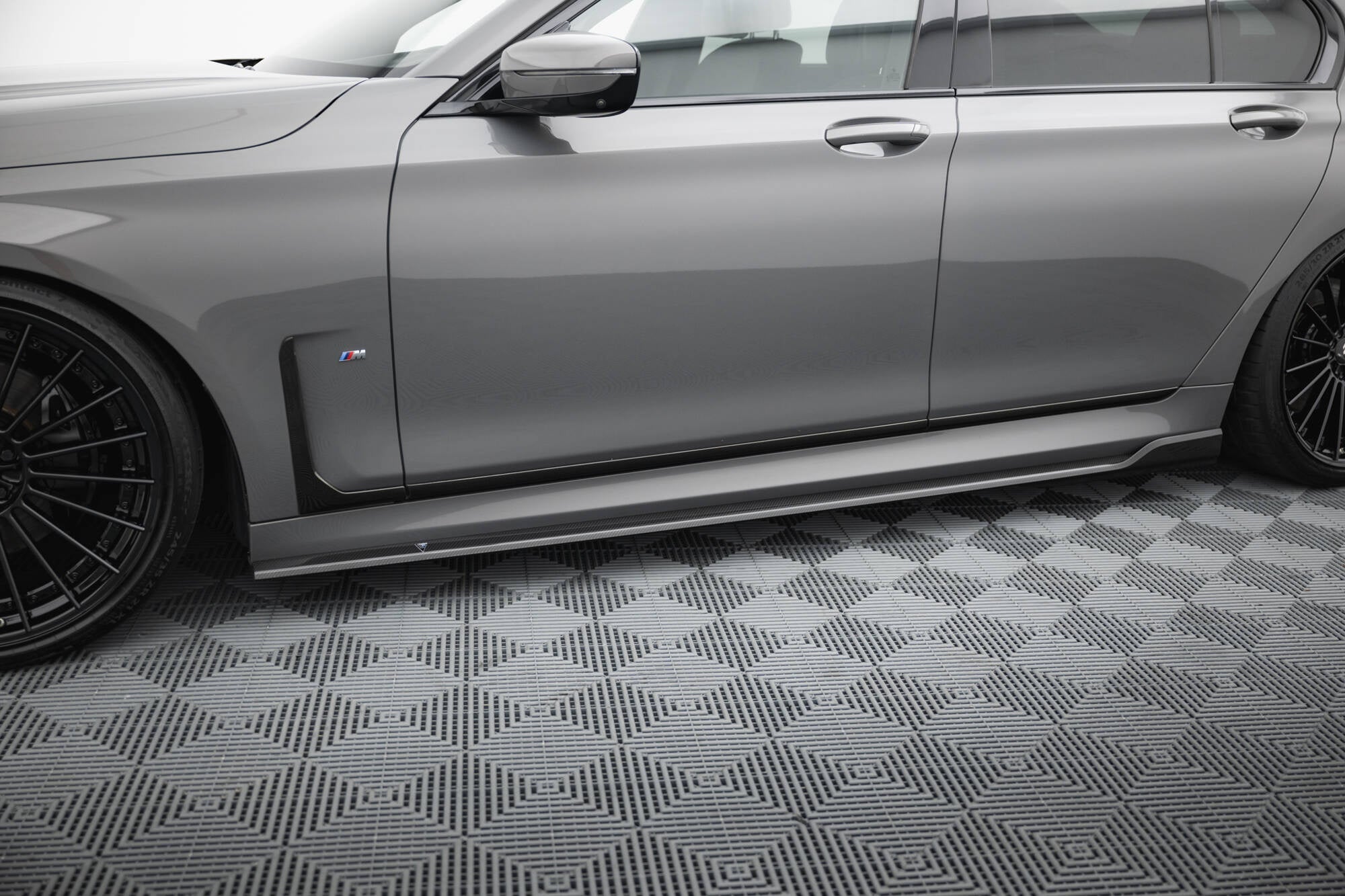 Maxton Design Set Of Prepreg Carbon Fiber Splitters para BMW 7 M-Pack G11 Facelift - imagen 6