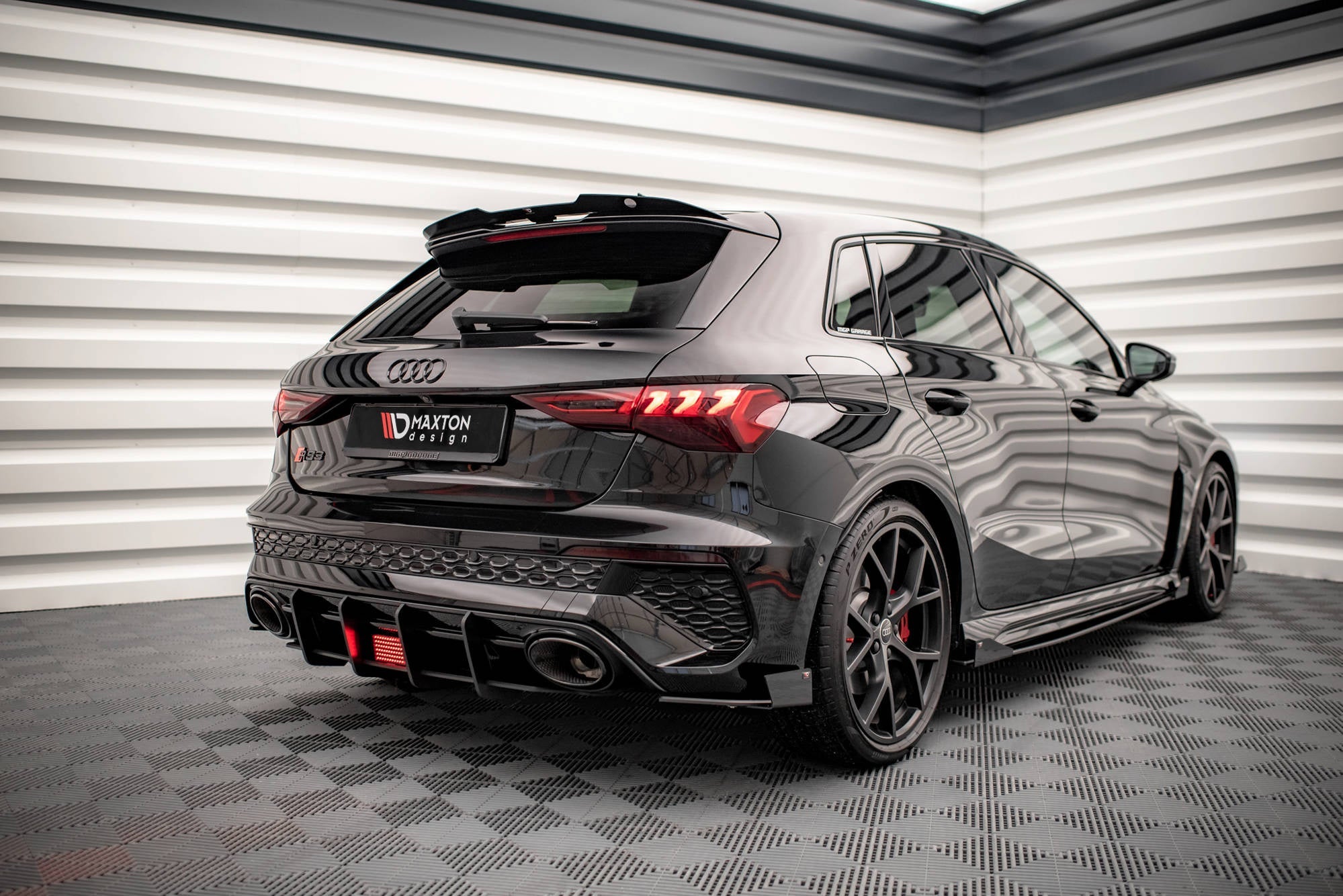 Maxton Design LED Stop Light para Audi RS3 Sportback 8Y - imagen 2