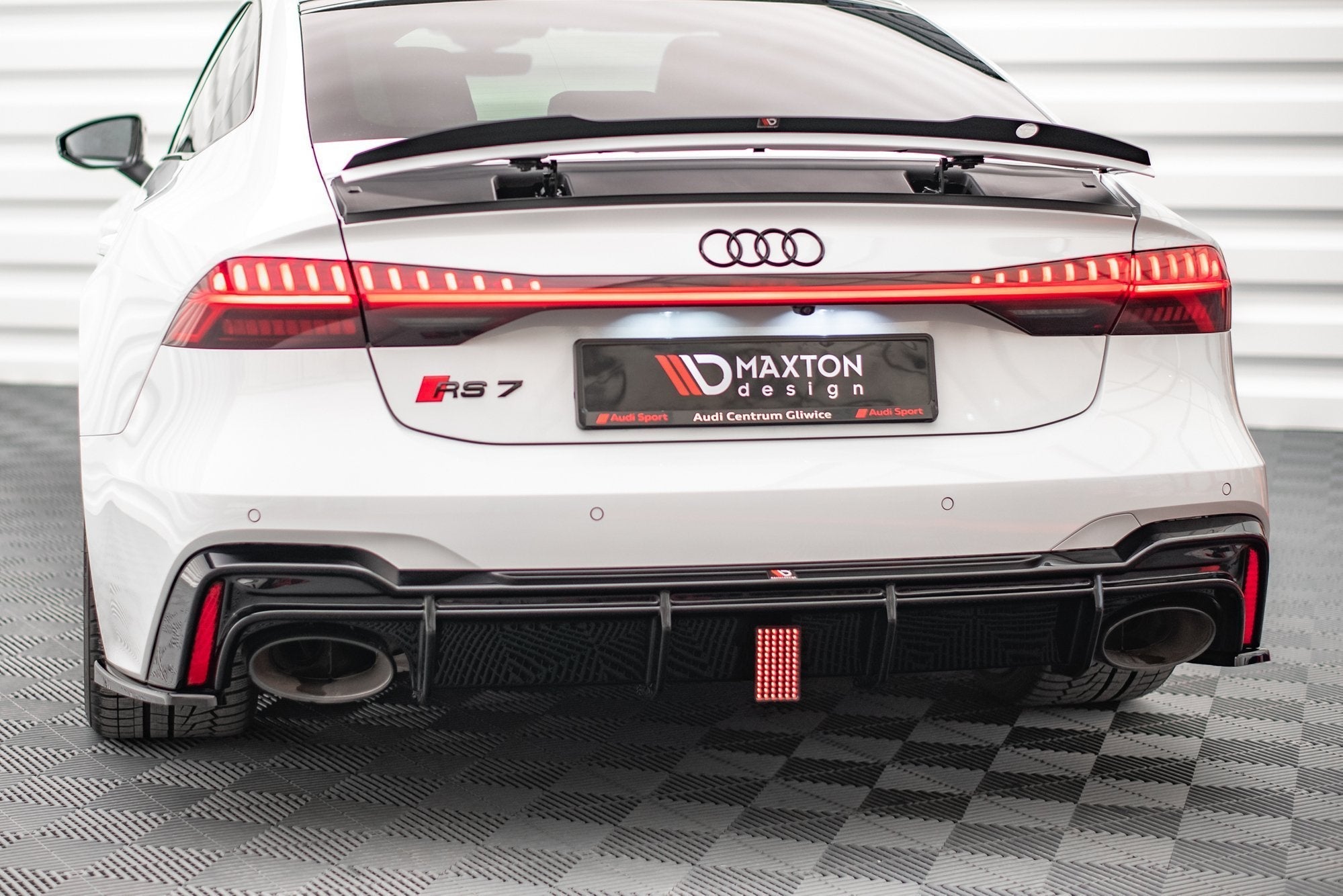 Maxton Design LED Stop Light para Audi RS7 C8 / RS6 C8 / C8 Facelift - imagen 3