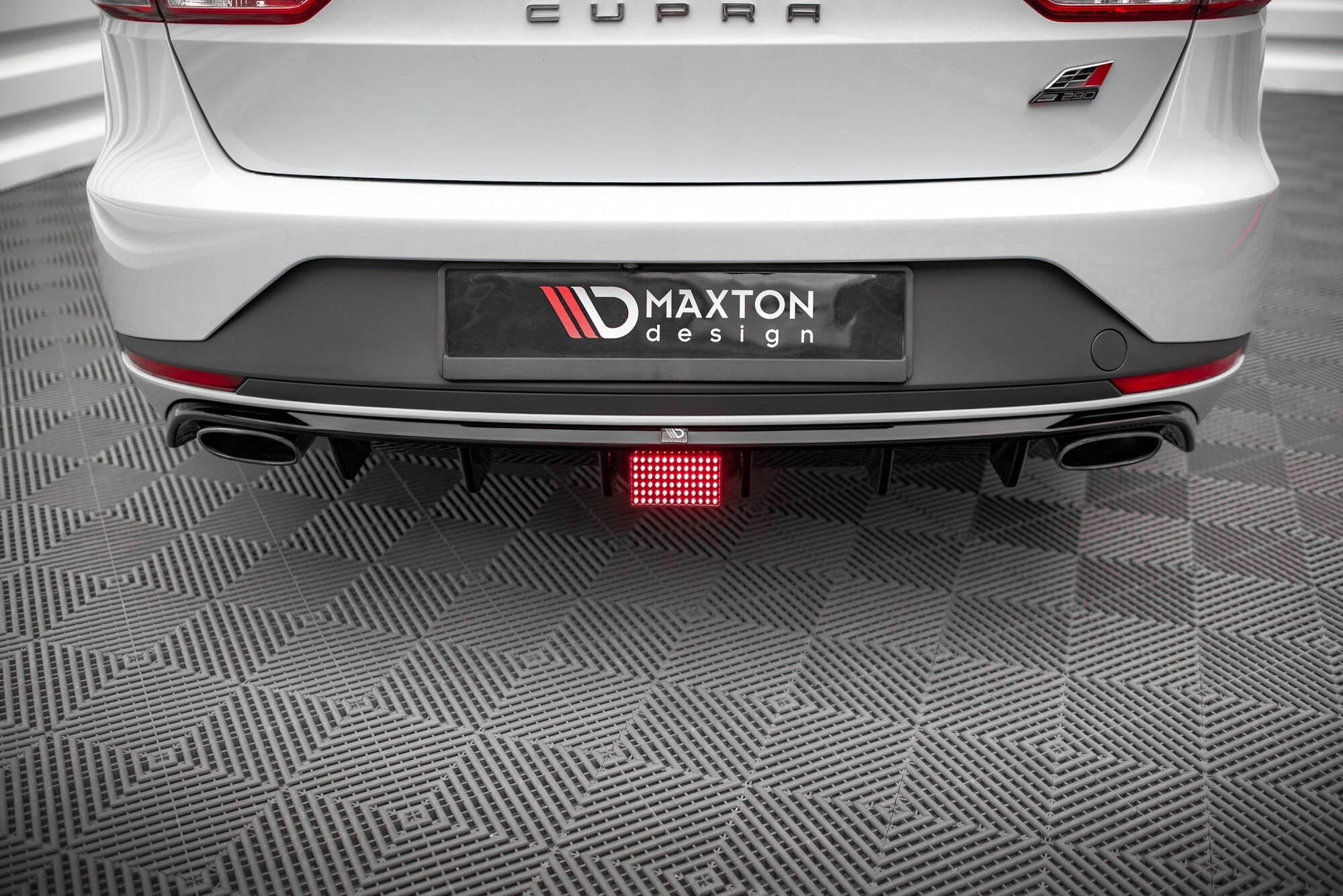 Maxton Design LED Stop Light para Seat Leon Cupra Sportstourer Mk3 - imagen 1