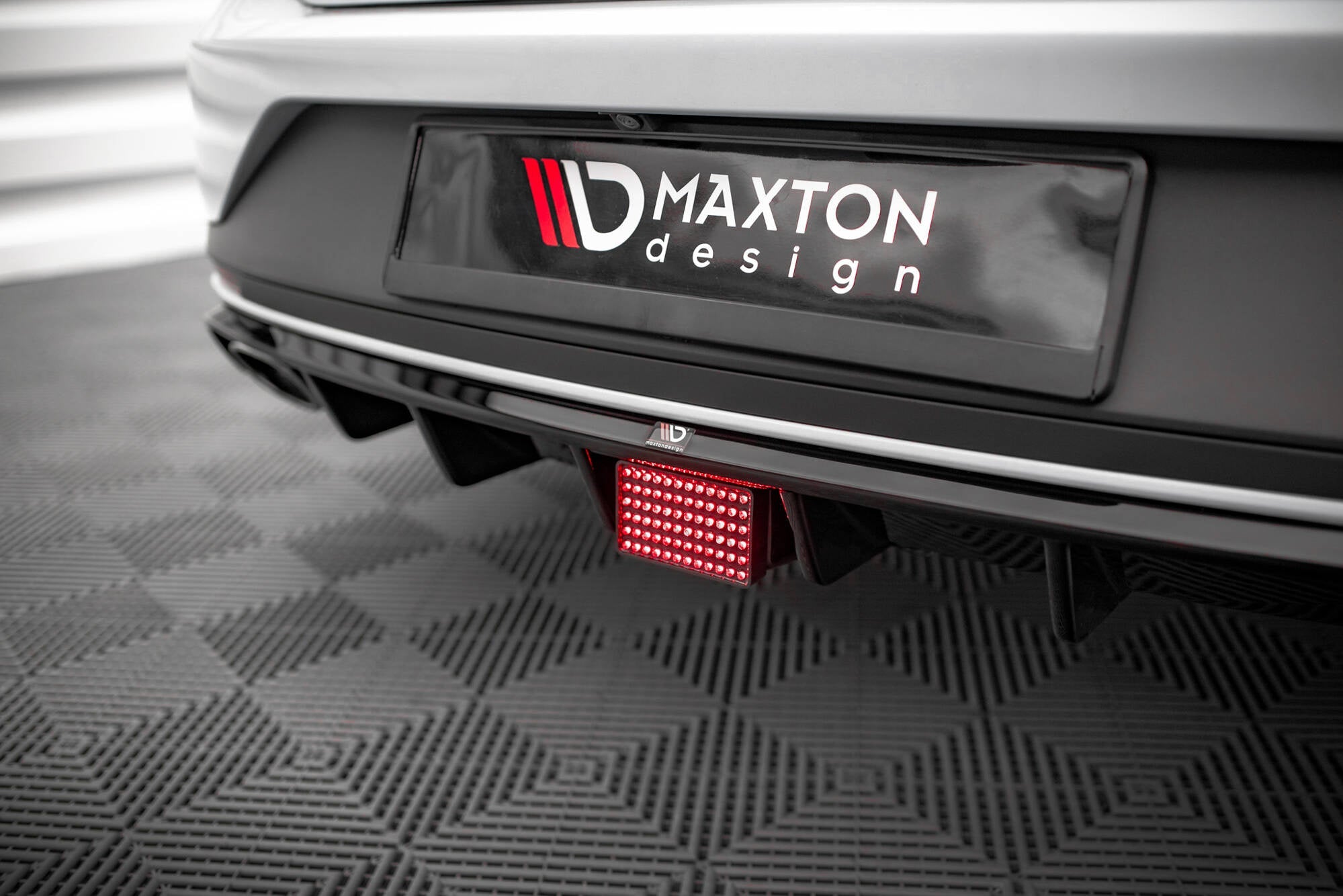 Maxton Design LED Stop Light para Seat Leon Cupra Sportstourer Mk3 - imagen 2