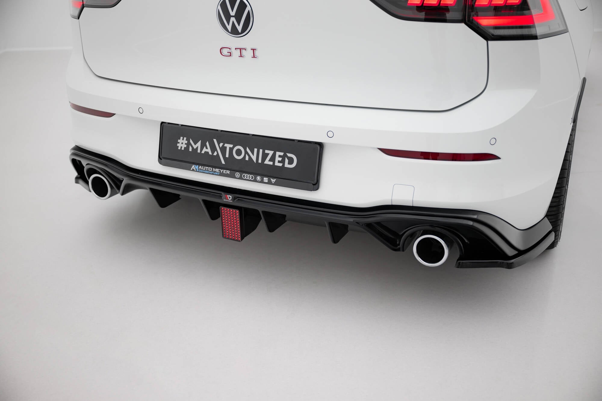 Maxton Design LED Stop Light para Volkswagen Golf GTI Mk8 - imagen 4