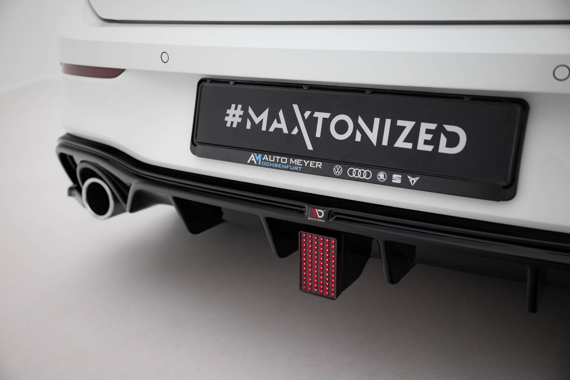 Maxton Design LED Stop Light para Volkswagen Golf GTI Mk8 - imagen 1