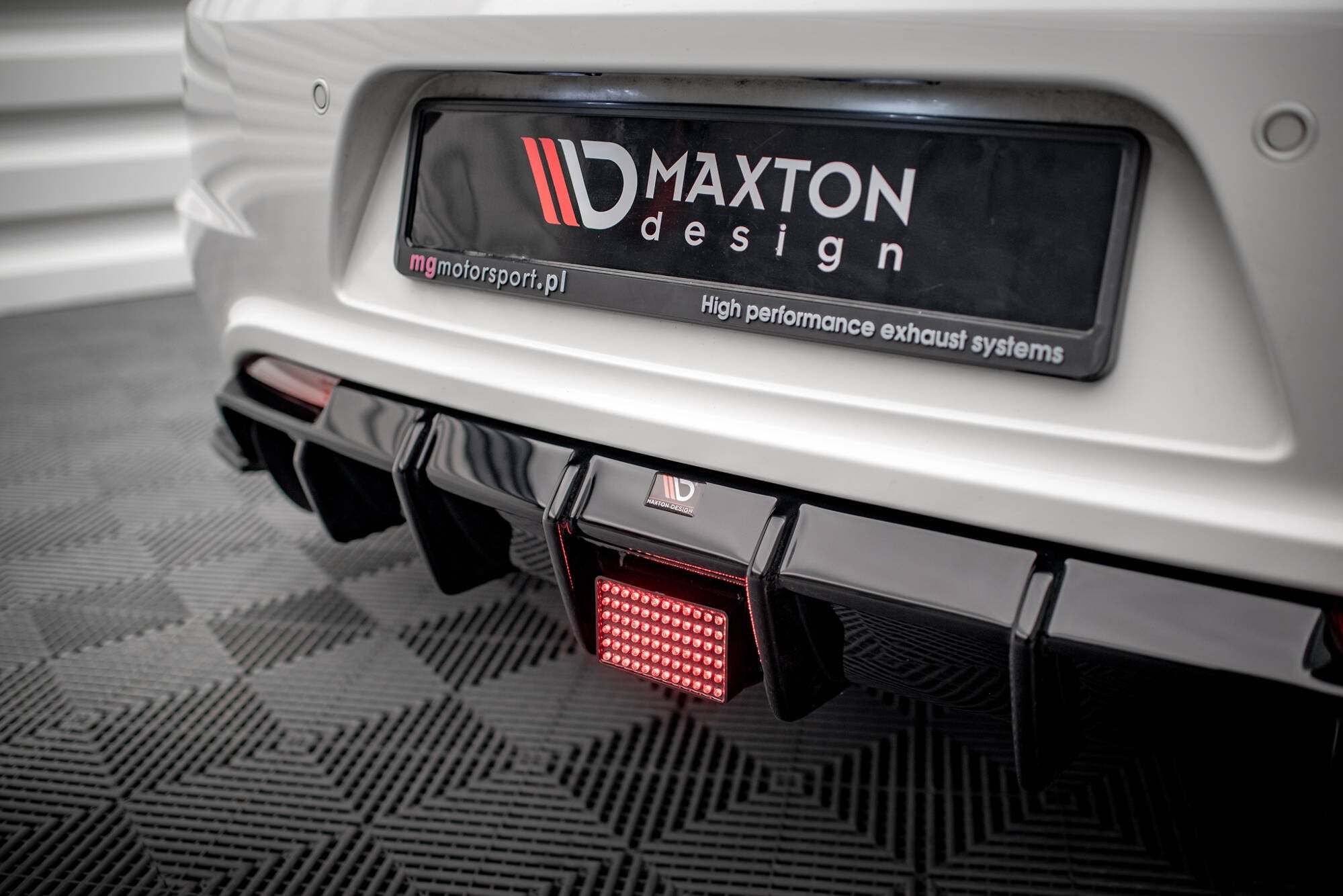 Maxton Design LED Stop Light para Volkswagen Scirocco R Mk3 - imagen 1