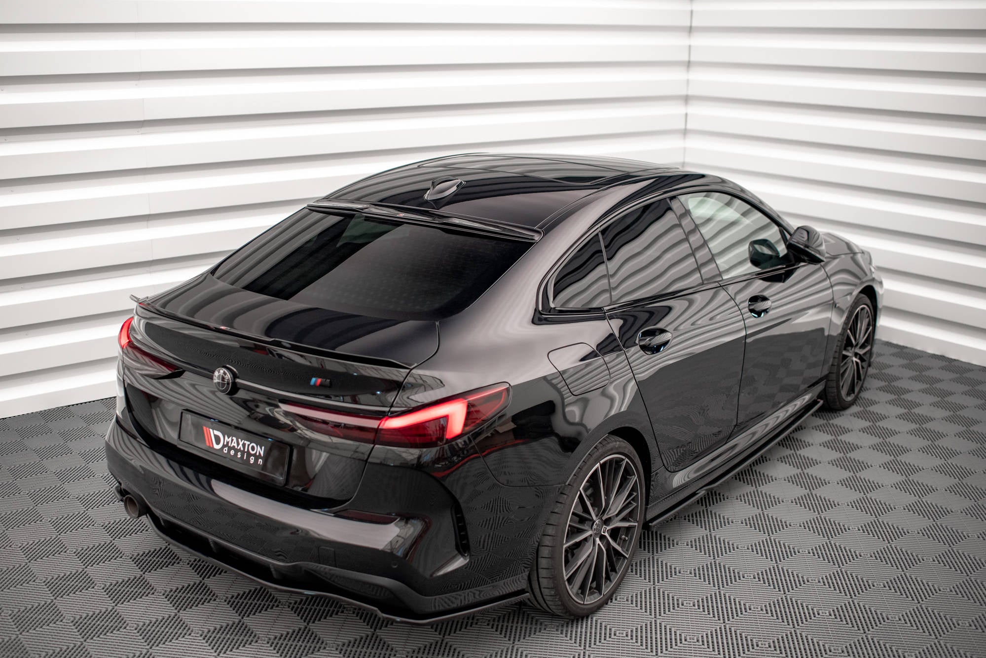 Maxton Design The Extension Of The Rear Window para BMW 2 Gran Coupe M-Pack / M235i F44 - imagen 2