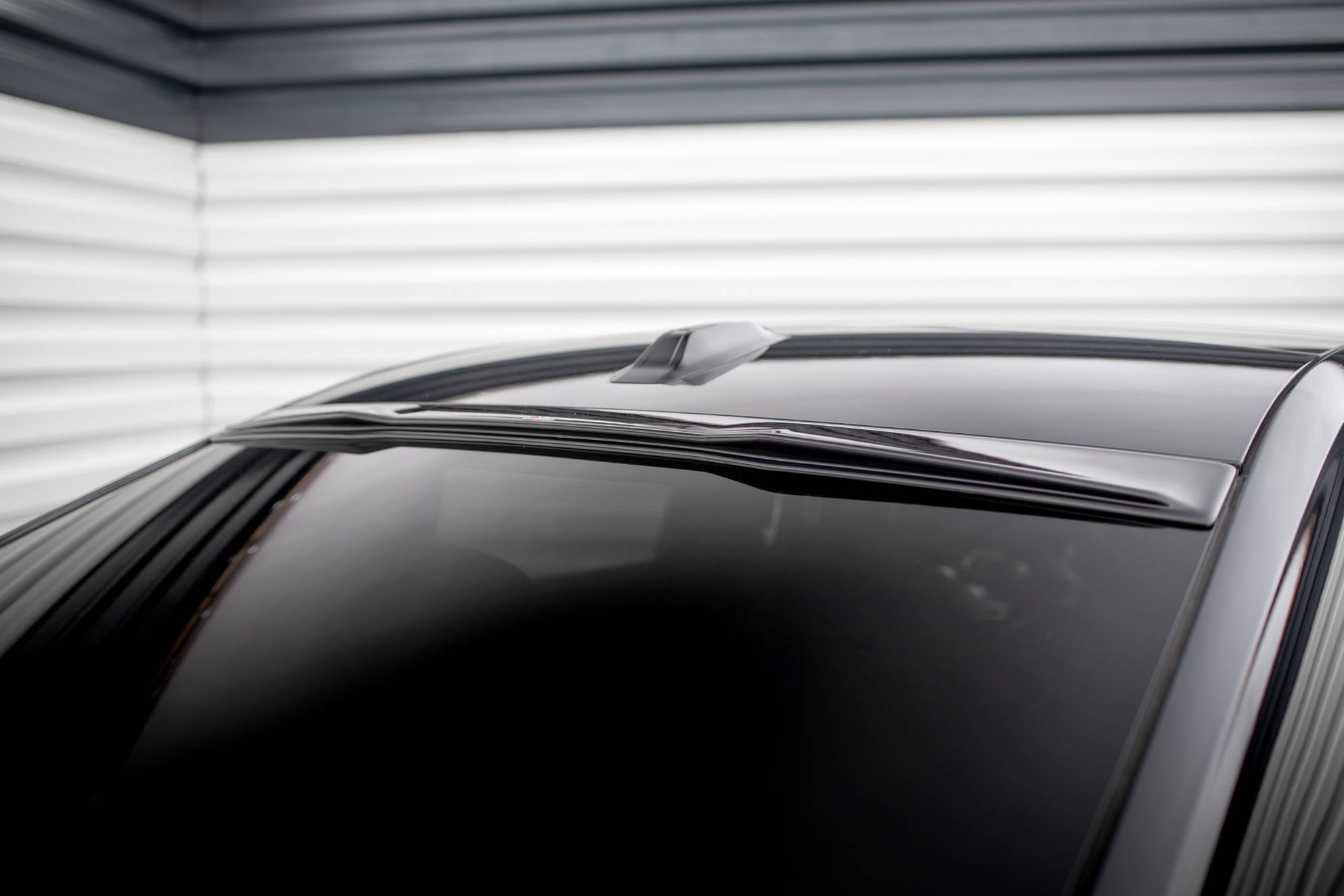 Maxton Design The Extension Of The Rear Window para BMW 7 M-Pack / M760e / i7 M-Pack G70 - imagen 1