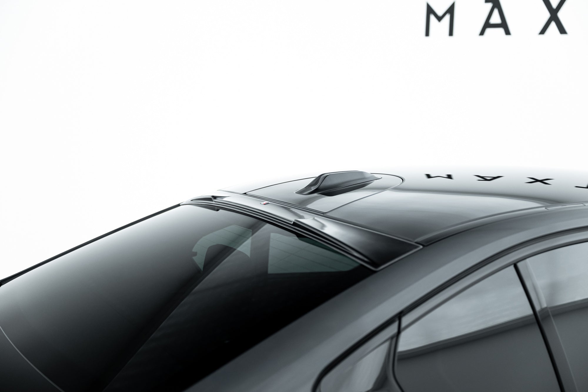 Maxton Design The Extension Of The Rear Window para BMW M5 Sedan G90 - imagen 1