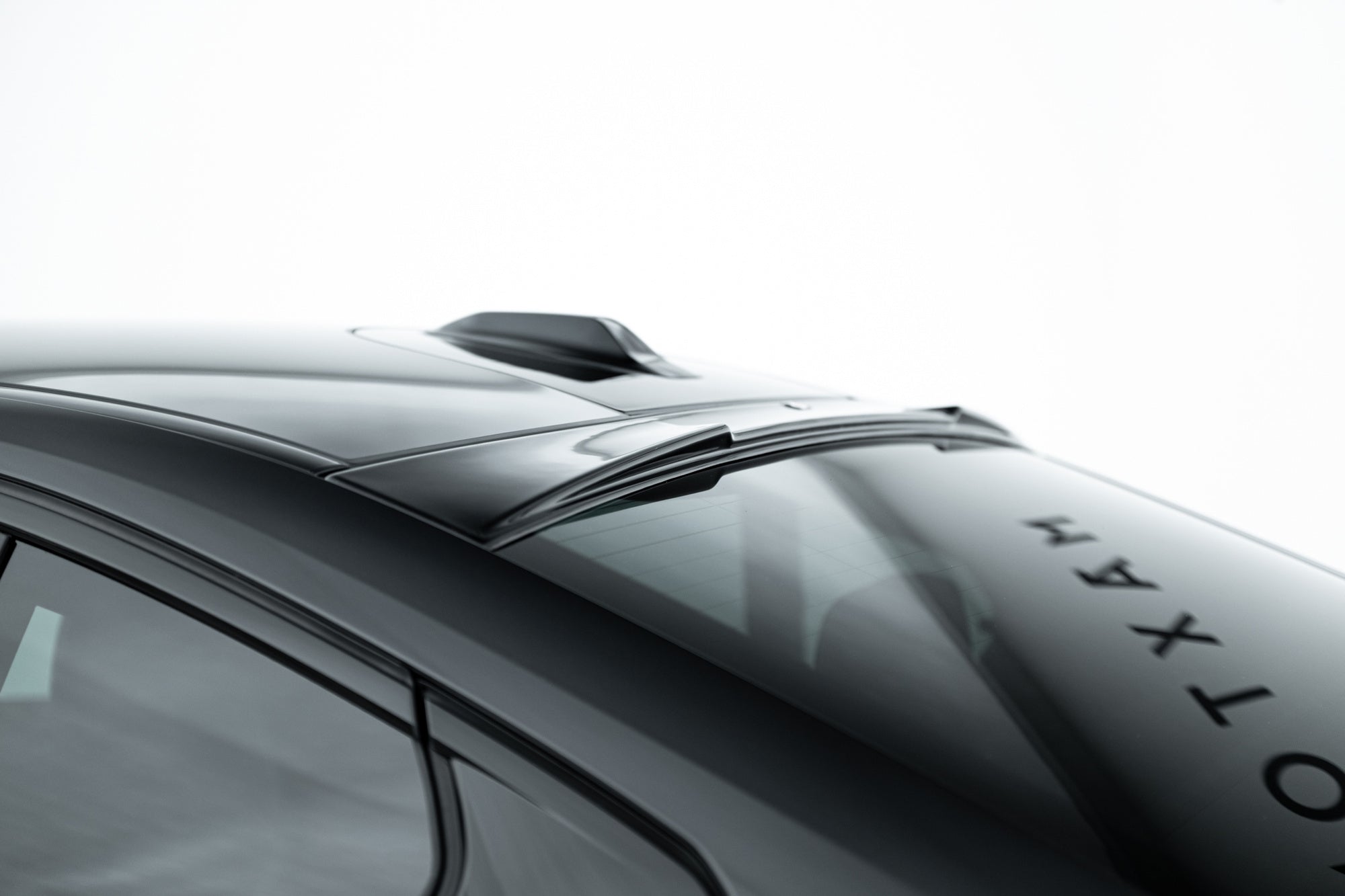 Maxton Design The Extension Of The Rear Window para BMW M5 Sedan G90 - imagen 5