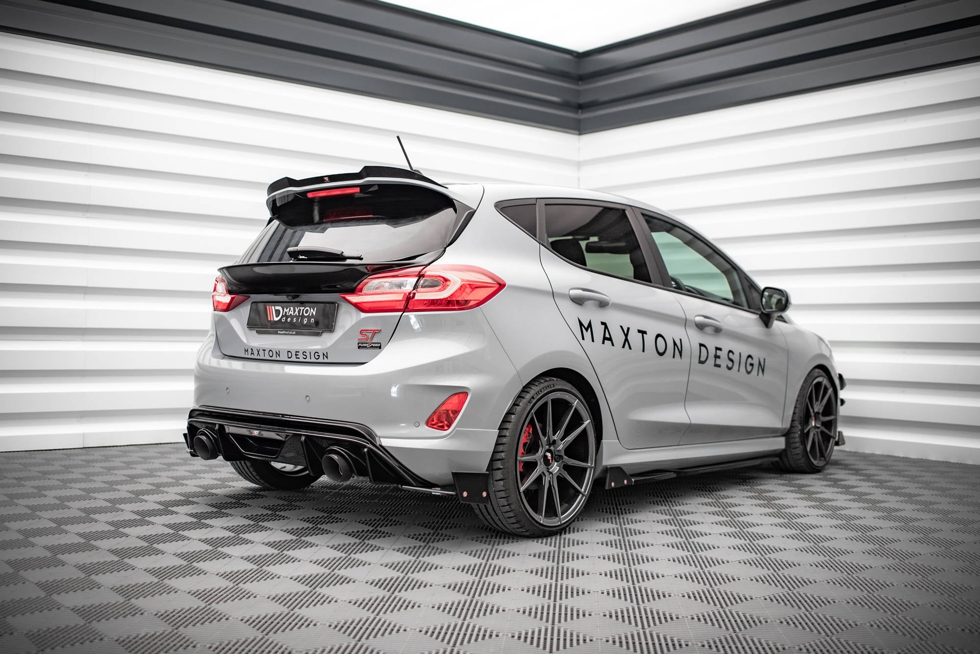 Maxton Design The Extension Of The Rear Window para Ford Fiesta Standard/ ST-Line/ ST - imagen 3