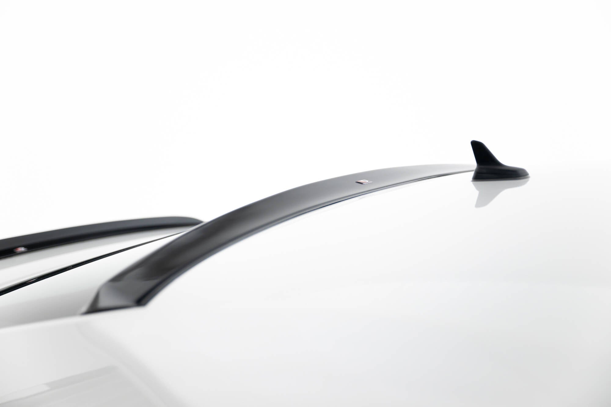 Maxton Design Extension Of The Rear Window para Skoda Superb Liftback Mk3 / Mk3 Facelift - imagen 4