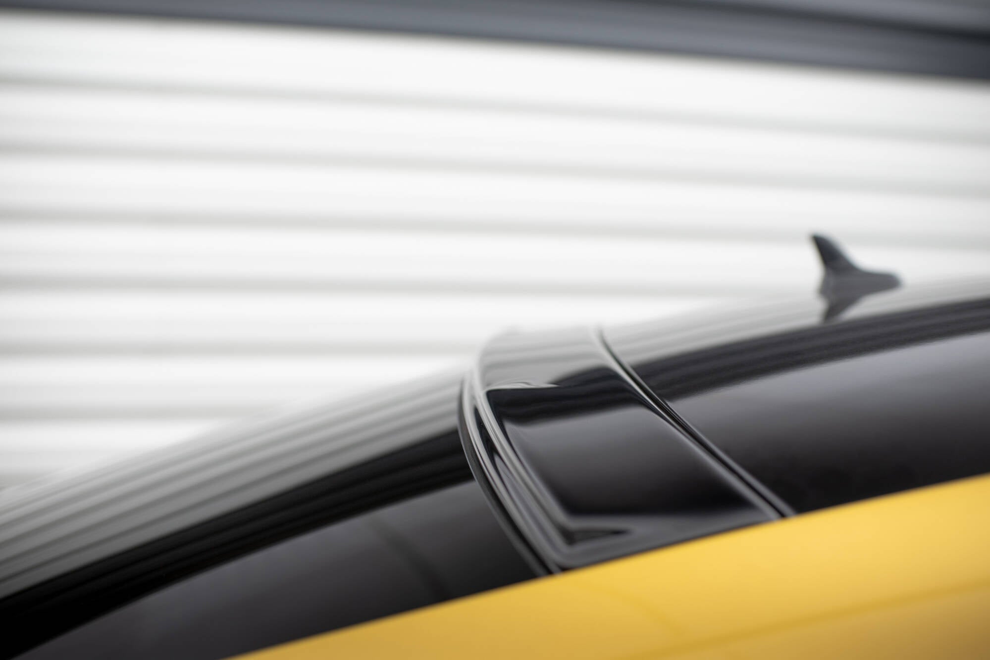 Maxton Design The Extension Of The Rear Window para Volkswagen Arteon R-Line Sedan Mk1 - imagen 3