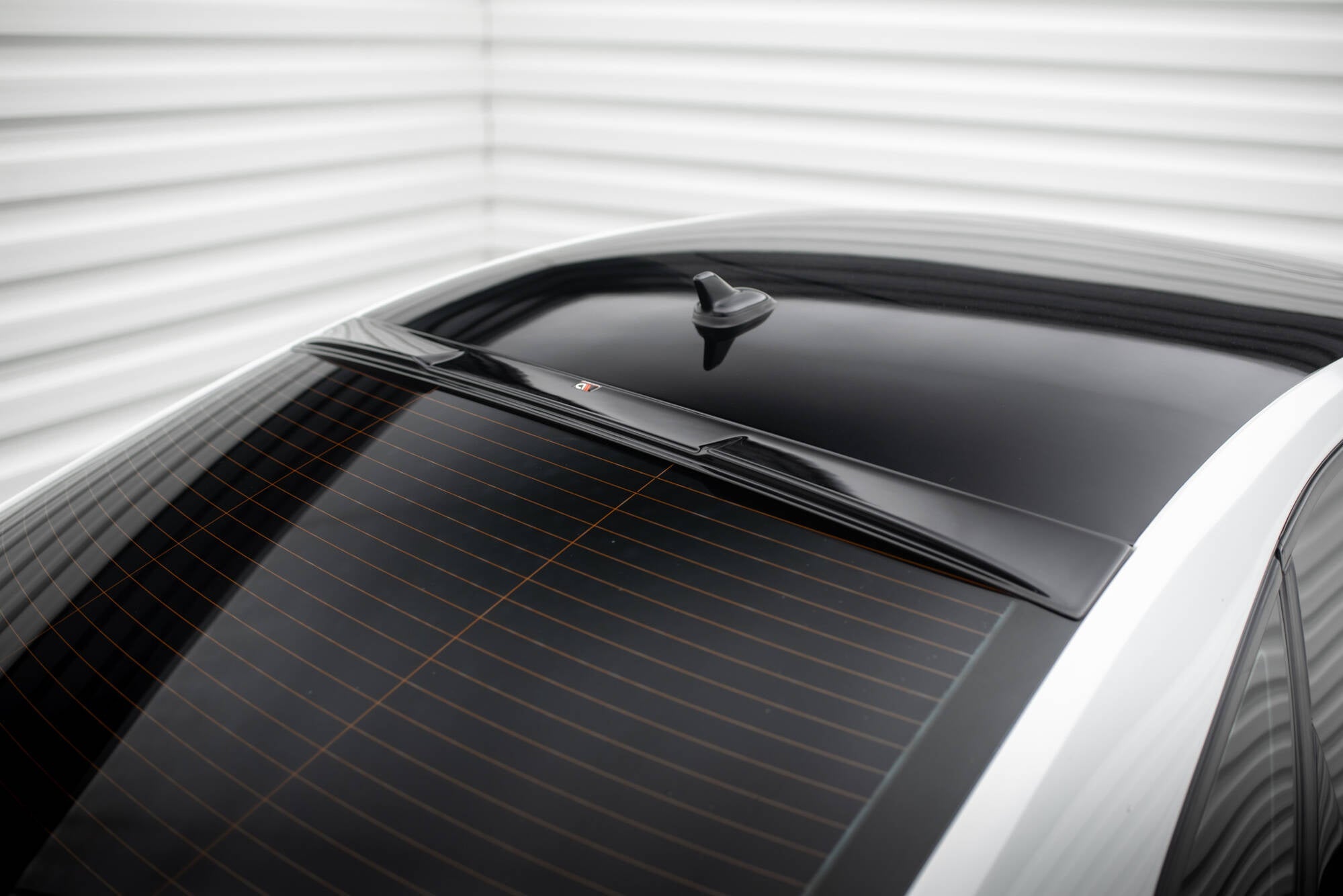 Maxton Design The Extension Of The Rear Window para Volkswagen Passat GT B8 Facelift USA - imagen 1