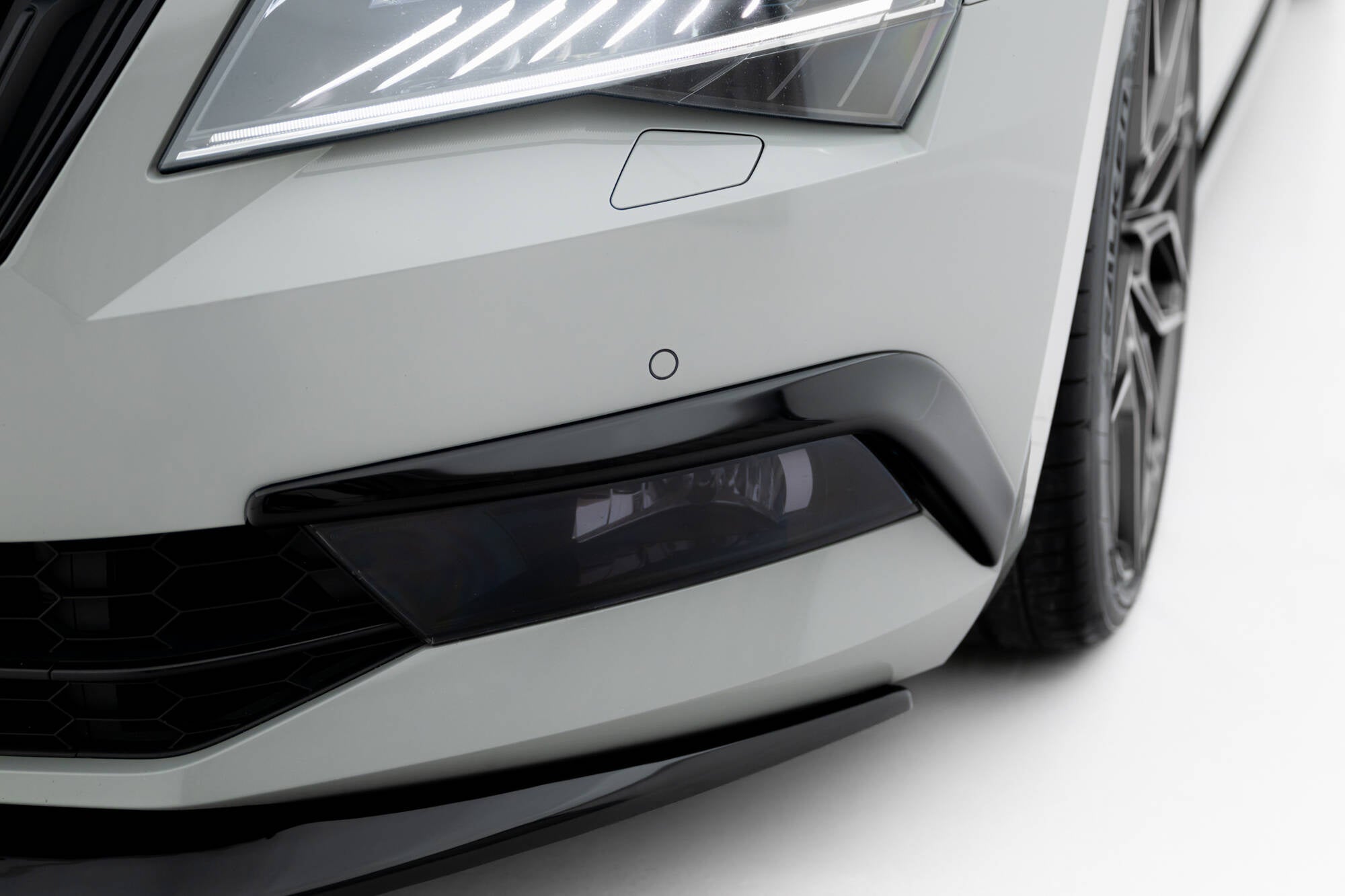 Maxton Design Frames For Lights para Skoda Superb Liftback / Combi Mk3 - imagen 1
