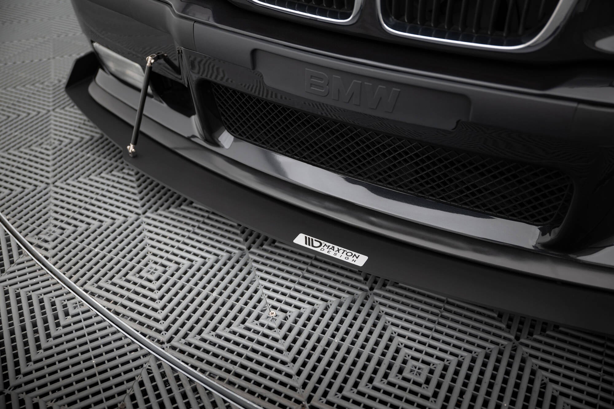 Maxton Design Front Racing Splitter para BMW M3 / 3 M-Pack E36 Coupe - imagen 3