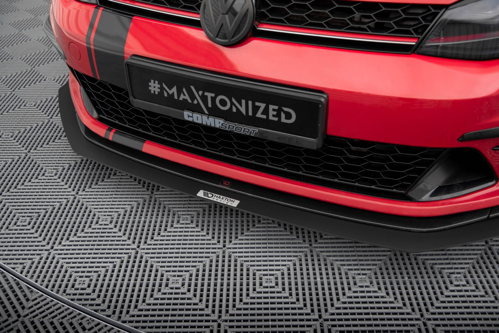 Maxton Design Front Racing Splitter para Volkswagen Golf Mk7 GTI Clubsport - imagen 1