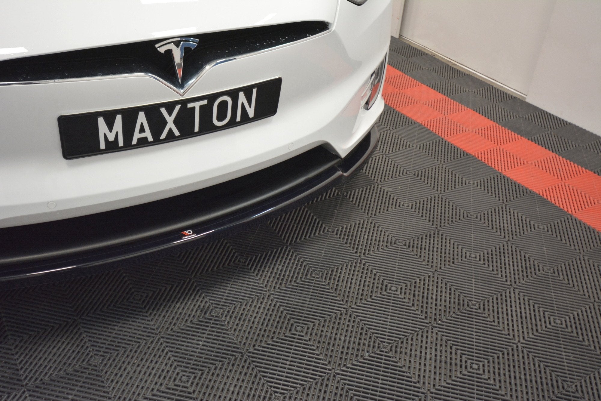 Maxton Design Splitter delantero V.1 para Tesla Model X - imagen 2