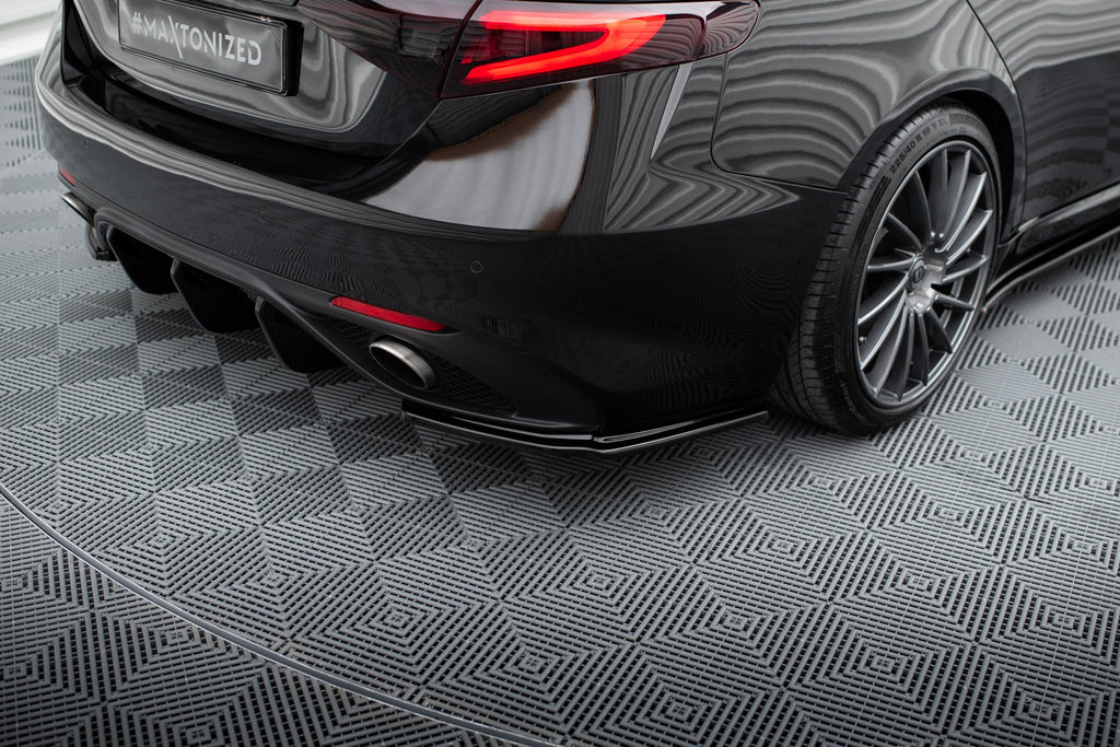Maxton Design Splitters laterales traseros para Alfa Romeo Giulia Veloce - imagen 1