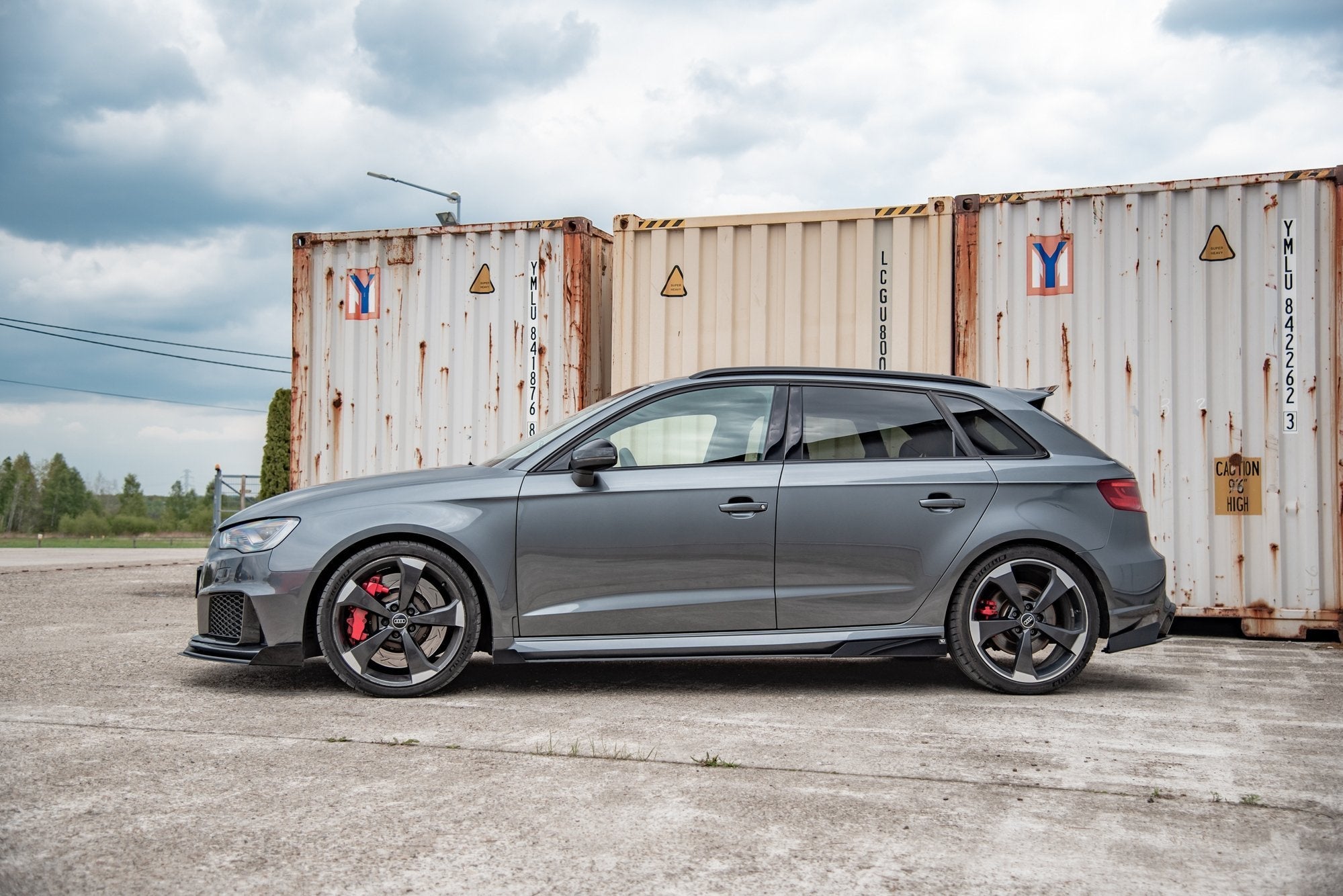 Maxton Design Side Flaps para Audi RS3 8V Sportback - imagen 2