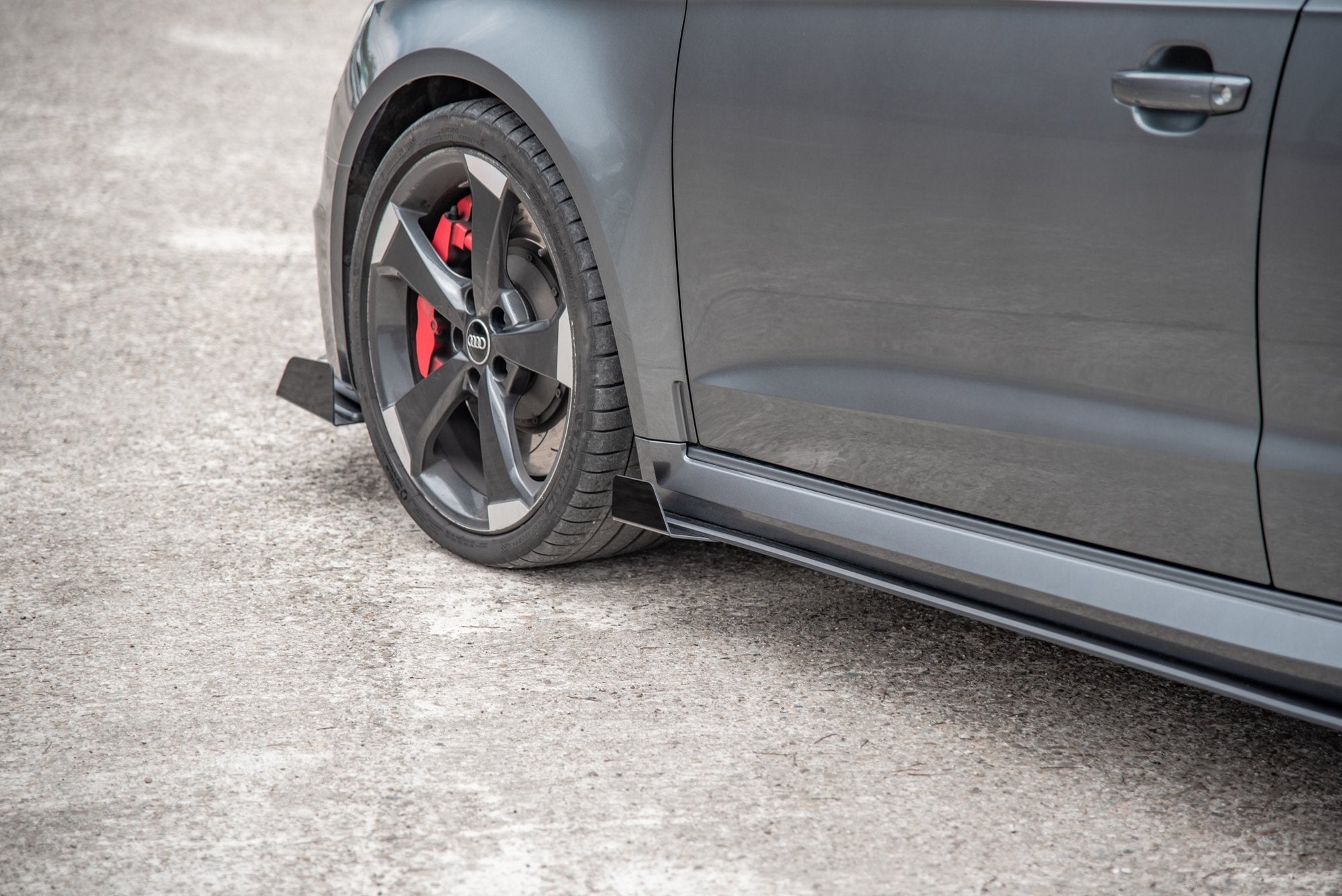 Maxton Design Side Flaps para Audi RS3 8V Sportback - imagen 1