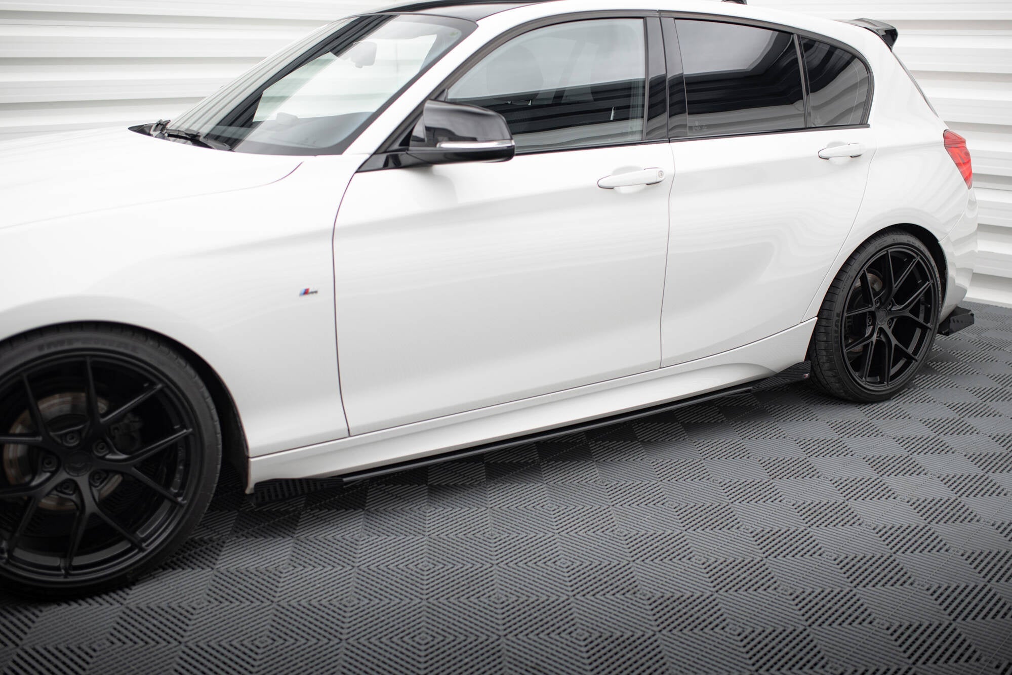 Maxton Design Side Flaps para BMW 1 F20 M135i / M140i / M-Pack - imagen 1