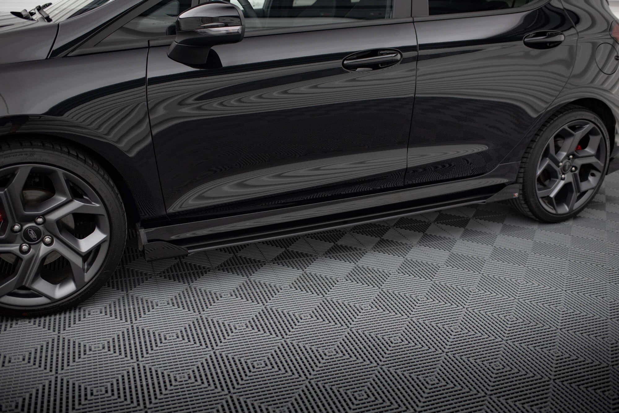 Maxton Design Side Flaps para Ford Fiesta ST / ST-Line Mk8 - imagen 3