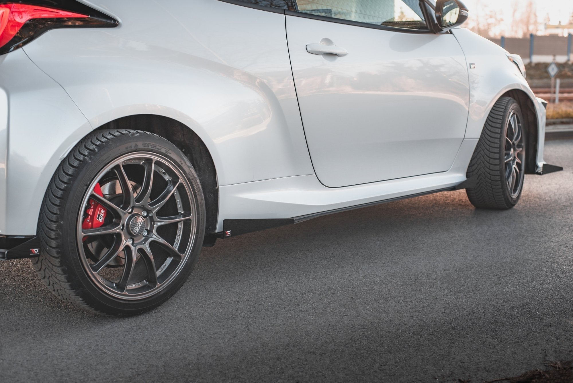 Maxton Design Side Flaps para Toyota GR Yaris Mk4 - imagen 3