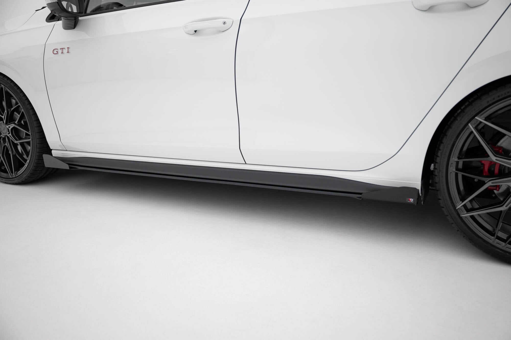 Maxton Design Side Flaps para Volkswagen Golf GTI / GTE / GTI Clubsport / R-Line Mk8 - imagen 5
