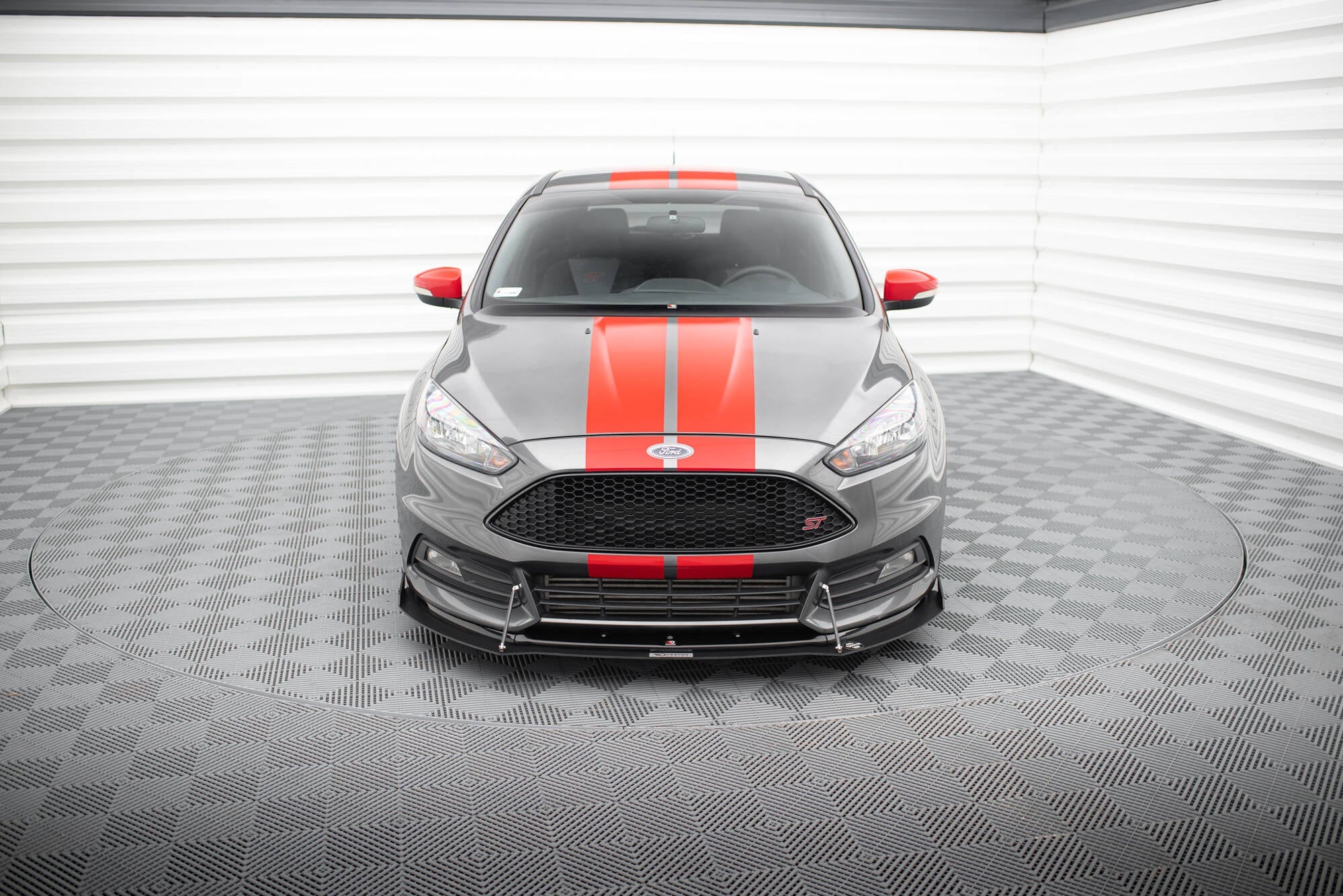 Maxton Design Hybrid Front Splitter V.2 para Ford Focus ST Mk3 Facelift - imagen 2