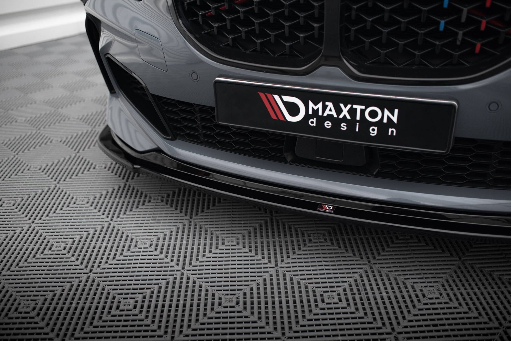 Maxton Design Splitter delantero para BMW 1 M-Pack/ M135i / 128ti F40 - imagen 3