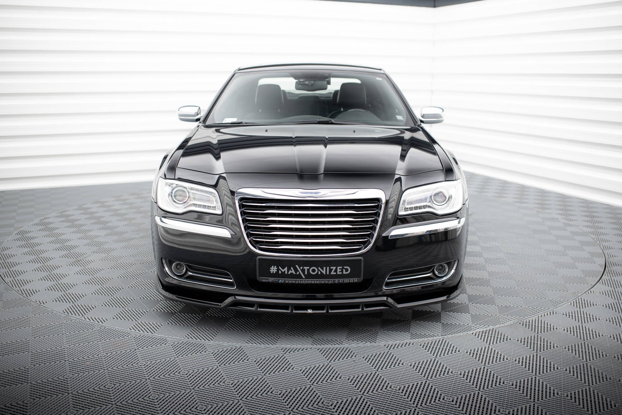 Maxton Design Splitter delantero para Chrysler 300 Mk2 - imagen 2