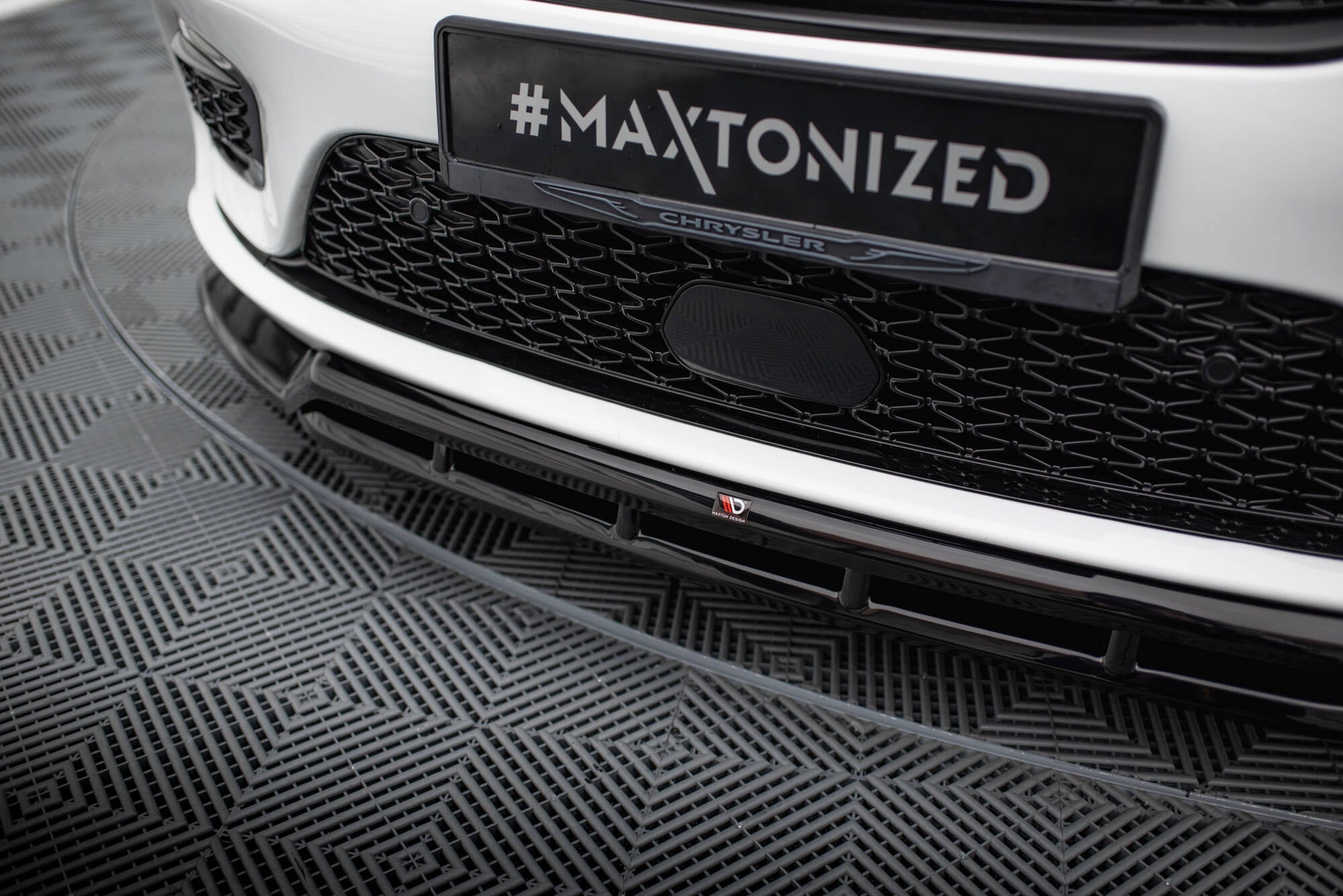 Maxton Design Splitter delantero para Chrysler Pacifica Mk2 Facelift - imagen 3