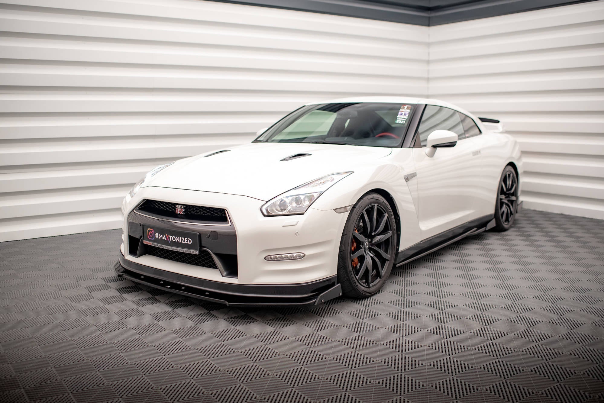 Maxton Design Splitter delantero + Flaps para Nissan GTR R35 Facelift - imagen 1