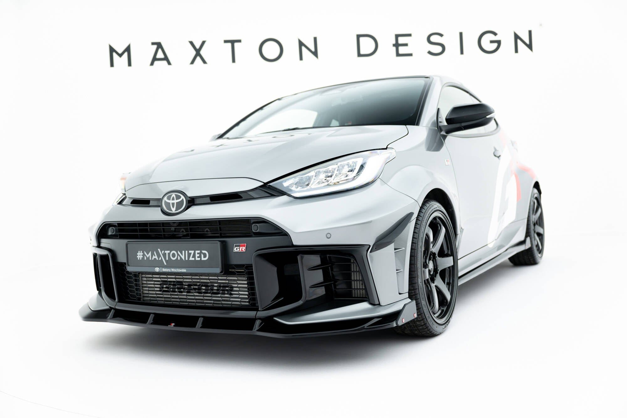 Maxton Design Splitter delantero V.1 + Flaps para Toyota GR Yaris Mk4 Facelift - imagen 1