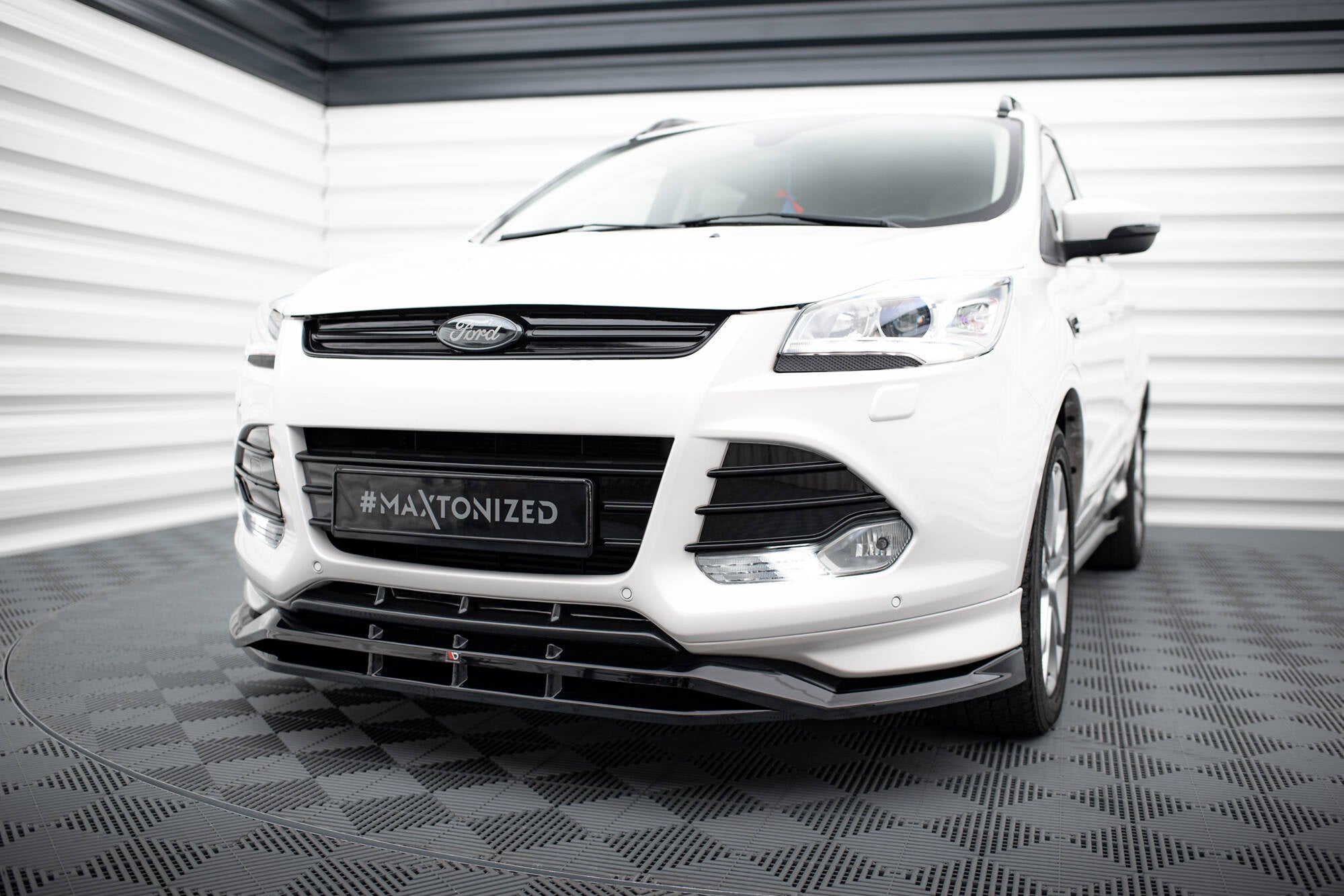 Maxton Design Splitter delantero para Ford Kuga ST-Line Mk2 - imagen 1