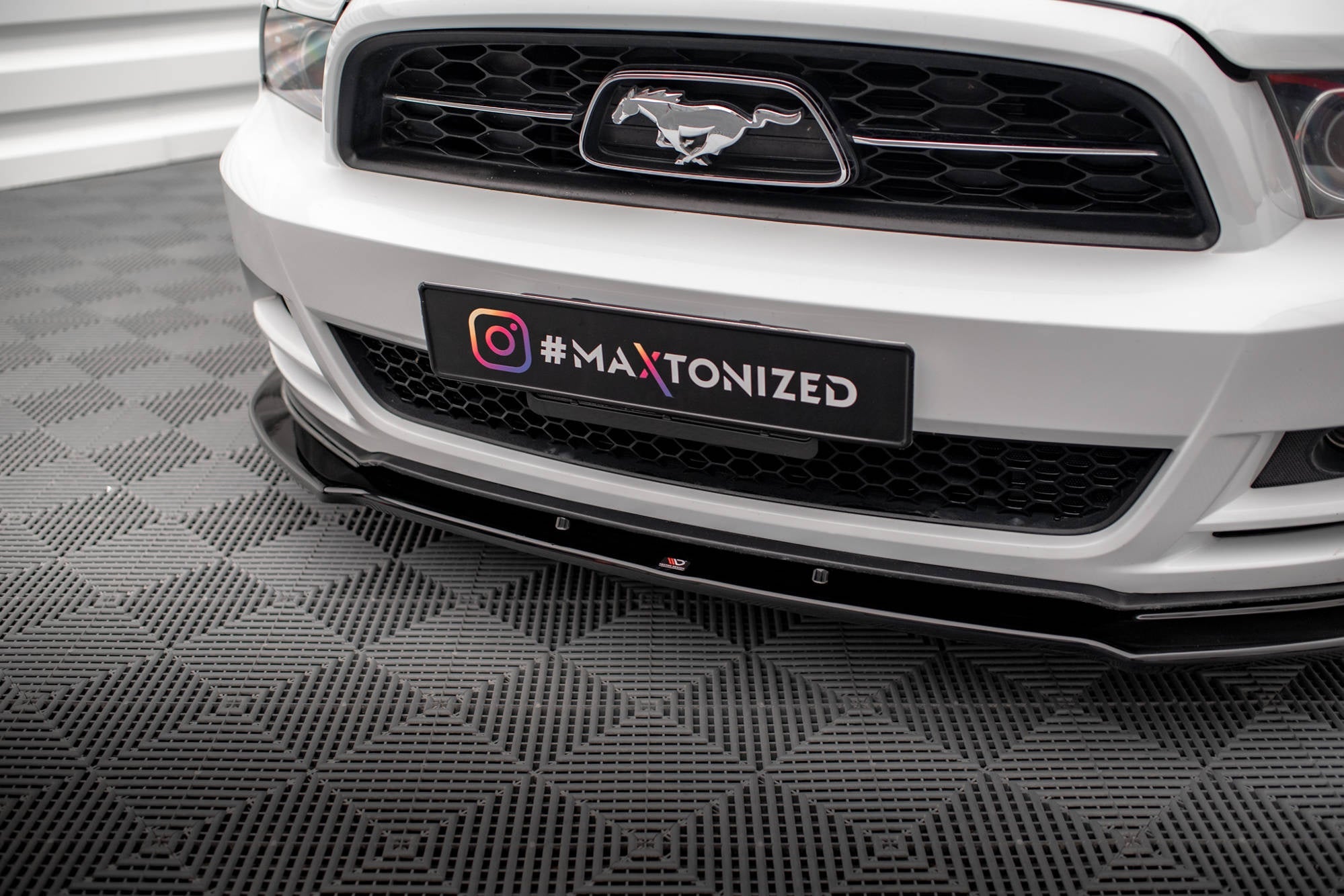 Maxton Design Splitter delantero para Ford Mustang Mk5 Facelift - imagen 3