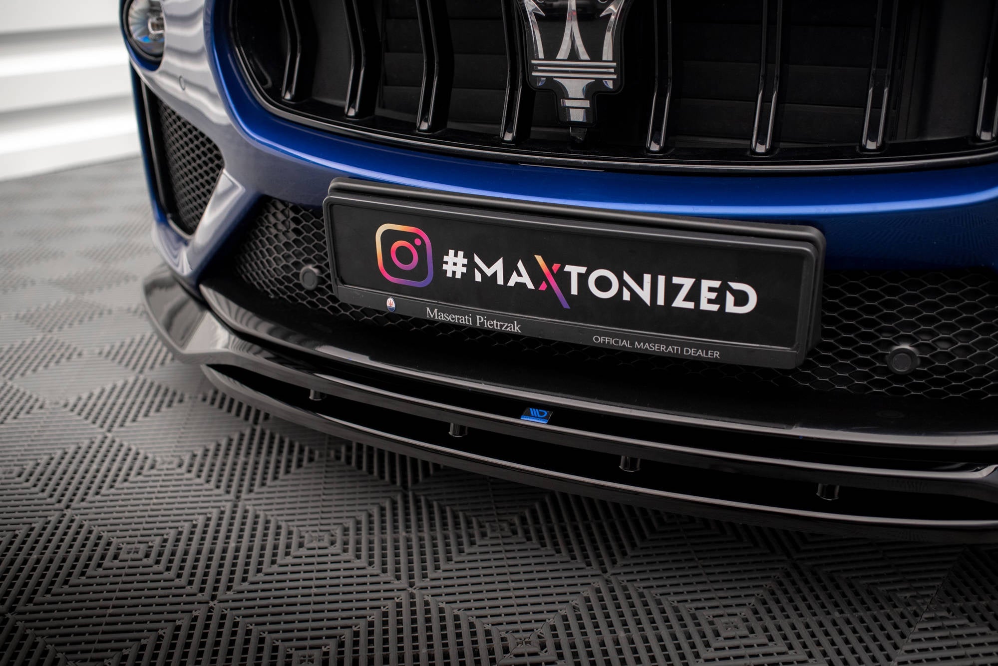 Maxton Design Splitter delantero para Maserati Levante GTS / Trofeo Mk1 - imagen 3