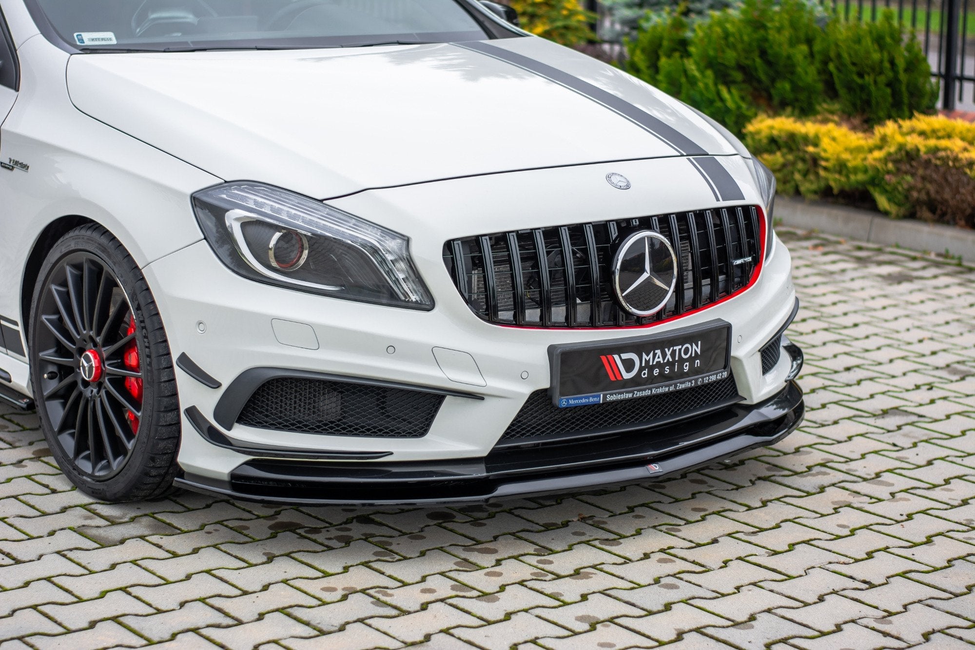 Maxton Design Splitter delantero para Mercedes A45 AMG W176 - imagen 1