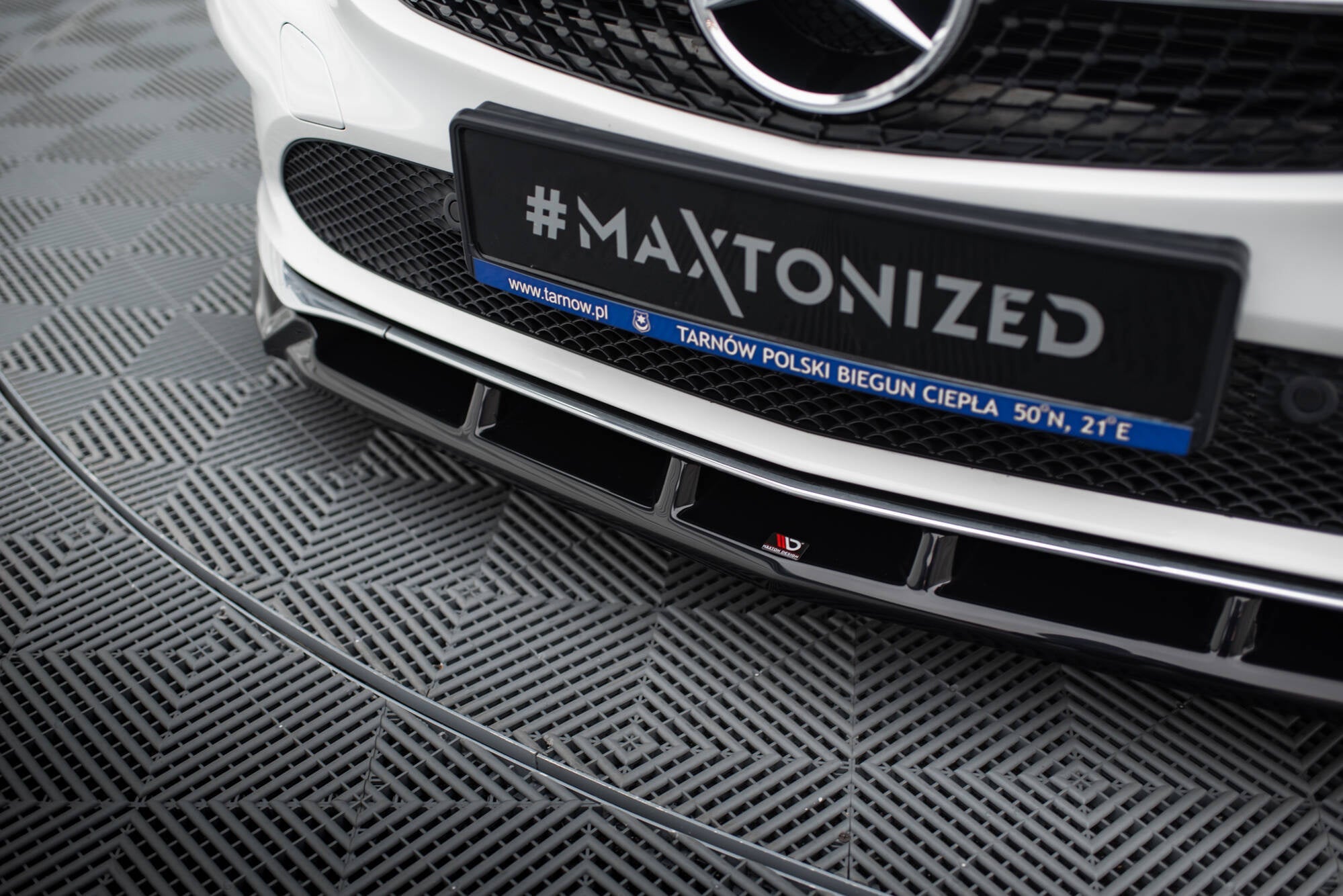 Maxton Design Splitter delantero para Mercedes-Benz CLA C117 Facelift - imagen 3