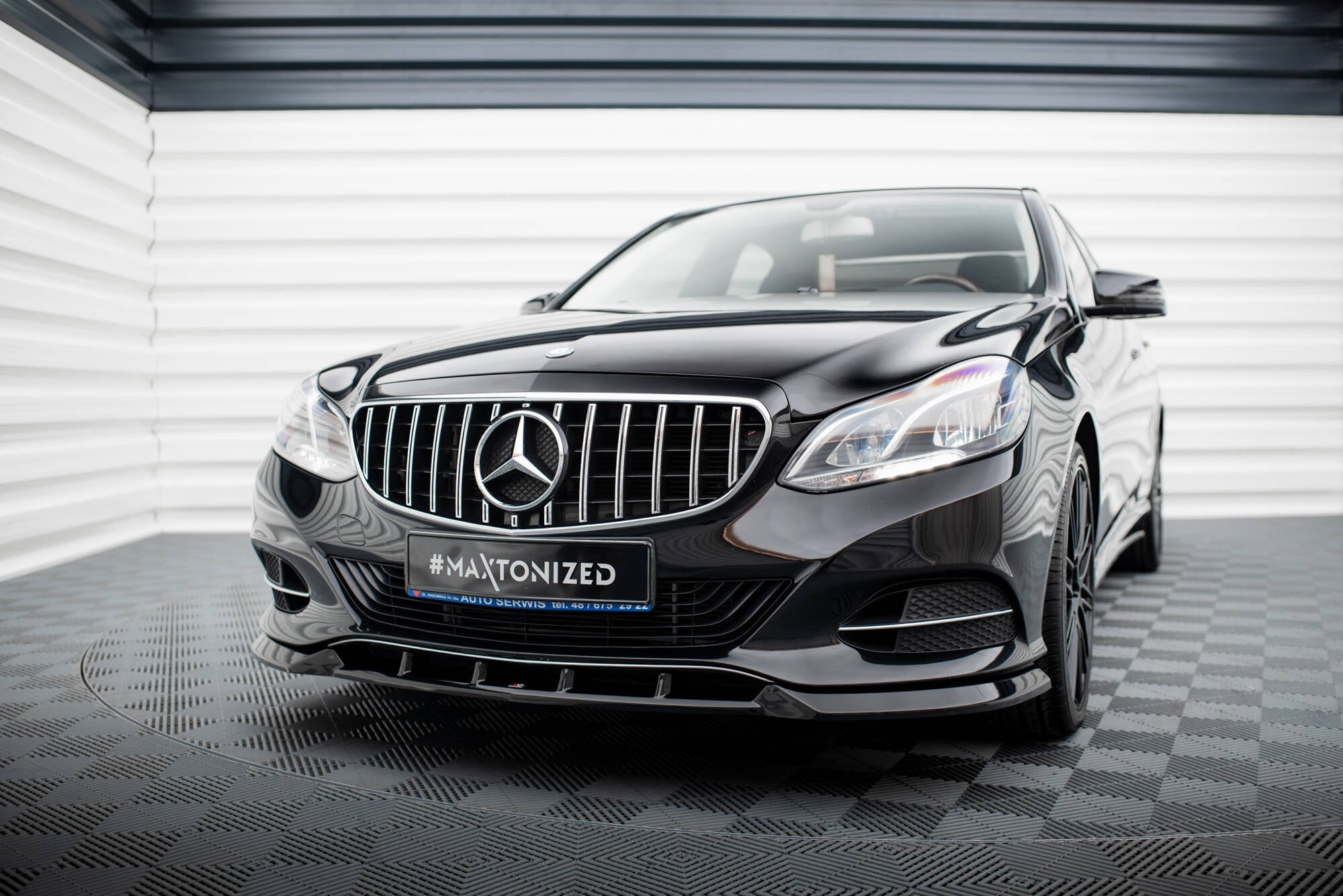 Maxton Design Splitter delantero para Mercedes-Benz E W212 Facelift - imagen 1