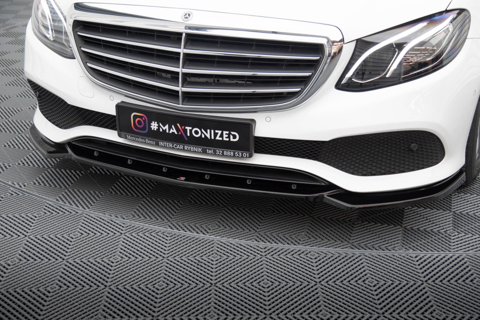 Maxton Design Splitter delantero para Mercedes-Benz E W213 - imagen 5