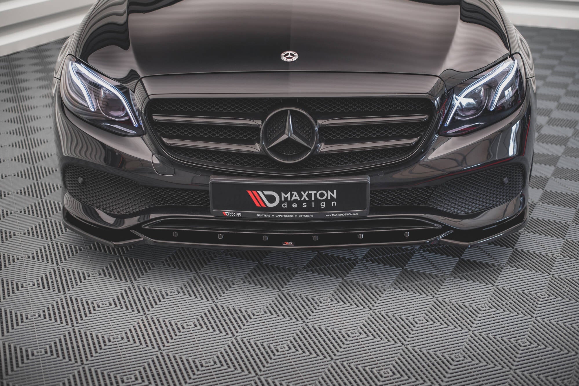Maxton Design Splitter delantero para Mercedes-Benz E W213 - imagen 2