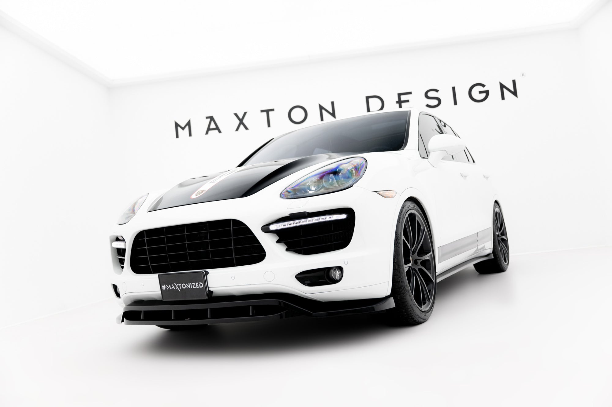 Maxton Design Splitter delantero para Porsche Cayenne Turbo / Standard Mk2 - imagen 1