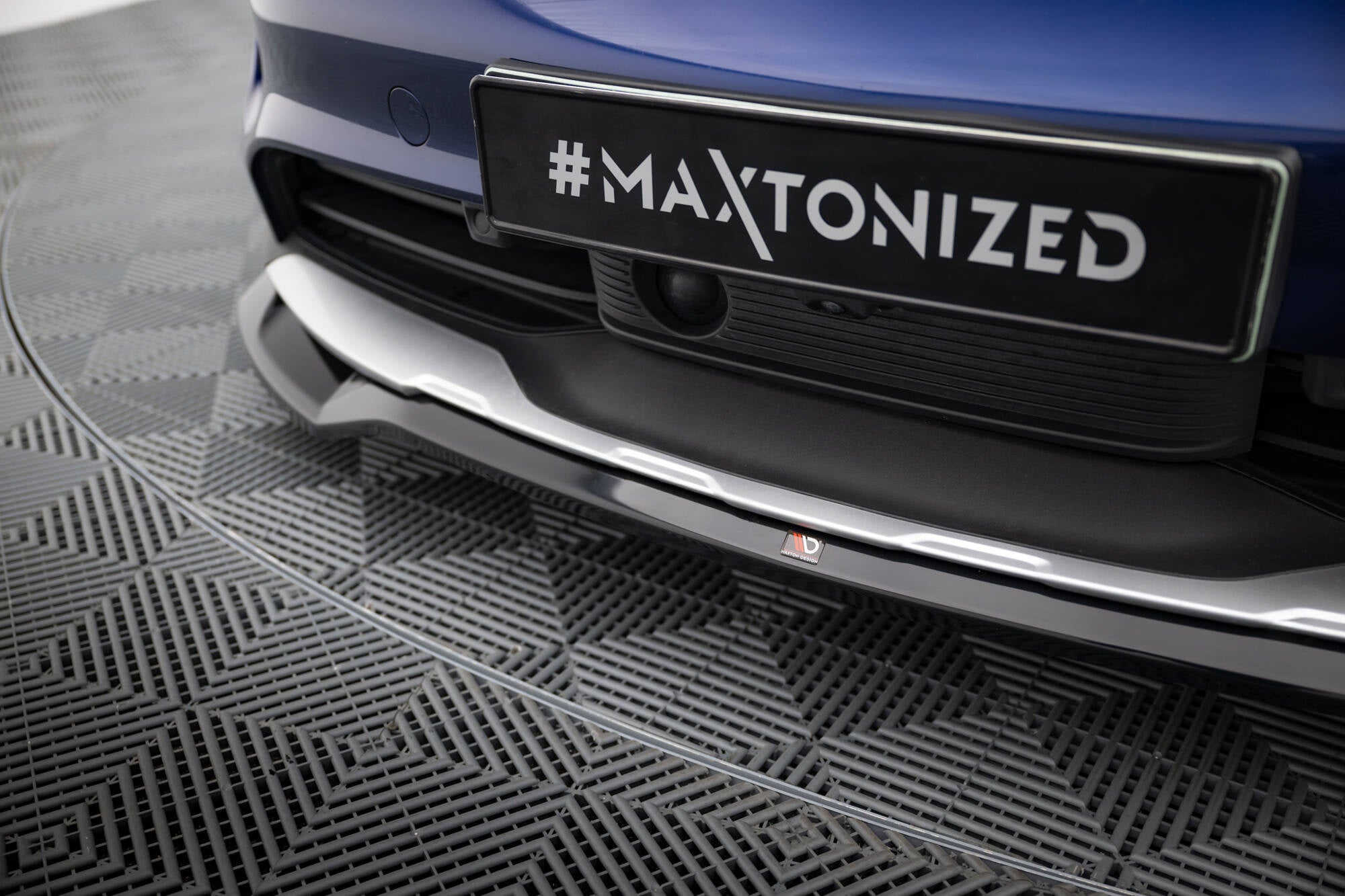 Maxton Design Splitter delantero para Porsche Taycan Cross Turismo 4S - imagen 3