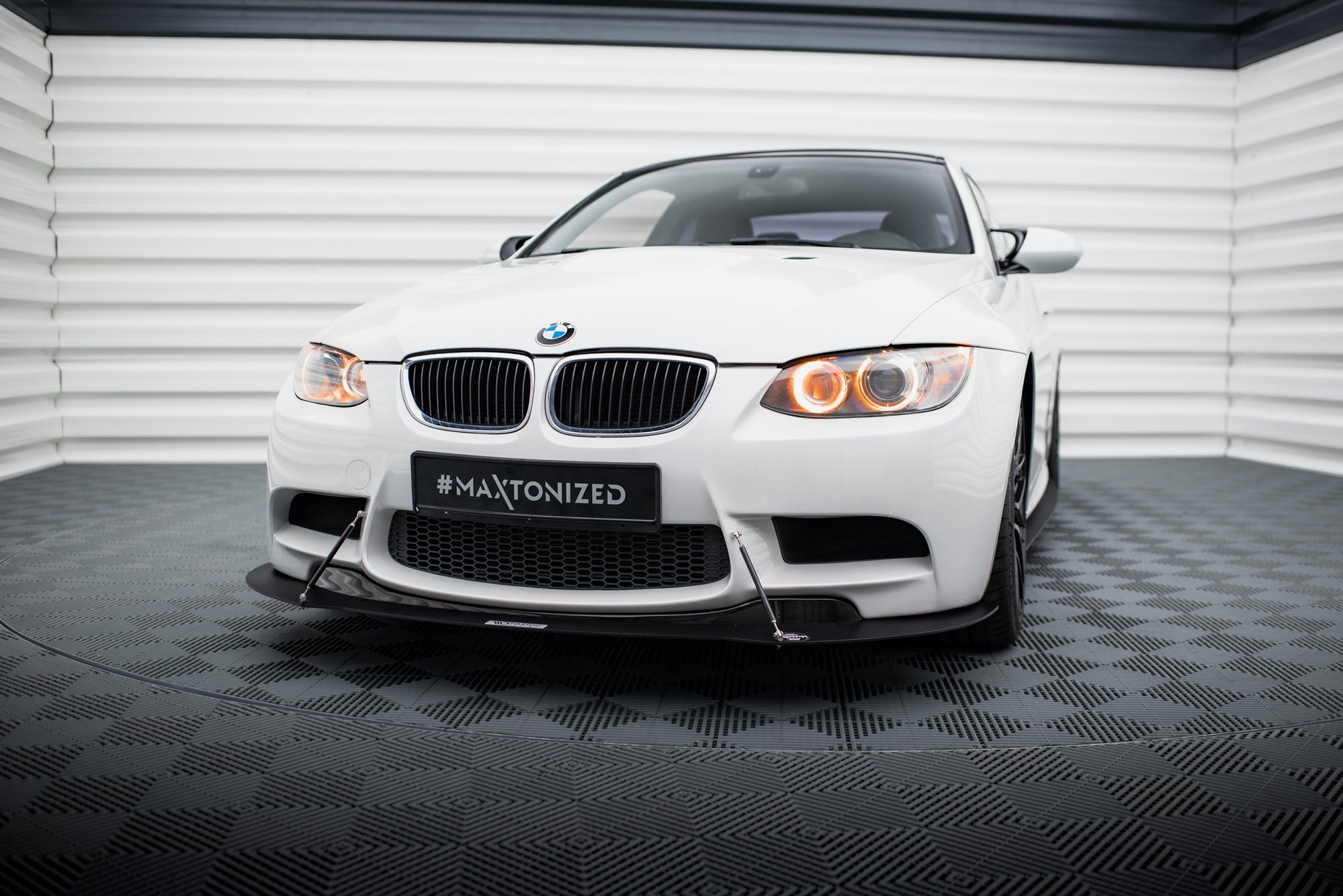 Maxton Design Front Racing Splitter para BMW M3 E92 / E93 - imagen 1