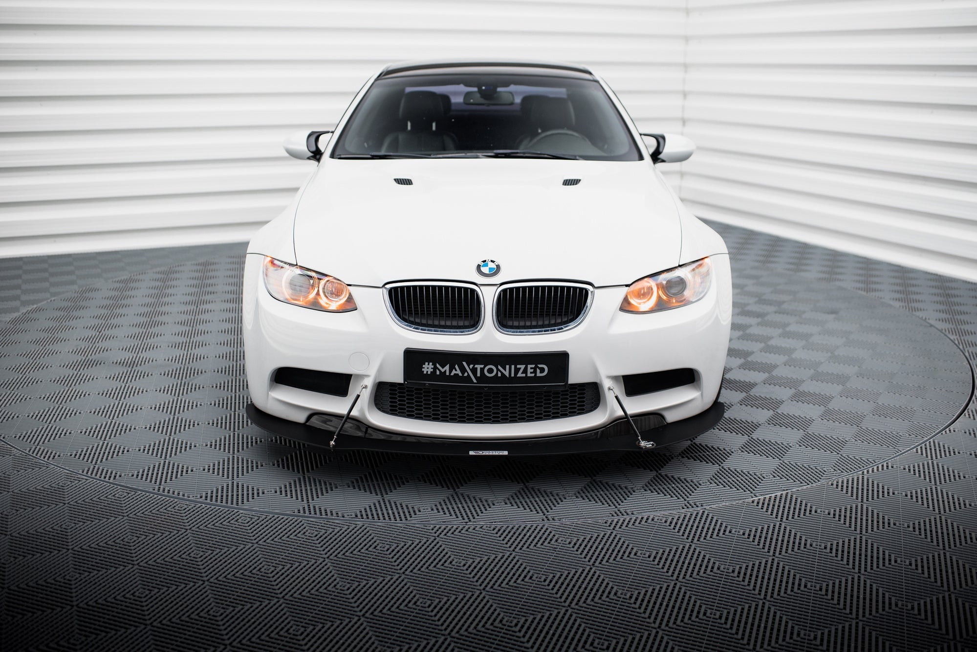 Maxton Design Front Racing Splitter para BMW M3 E92 / E93 - imagen 4