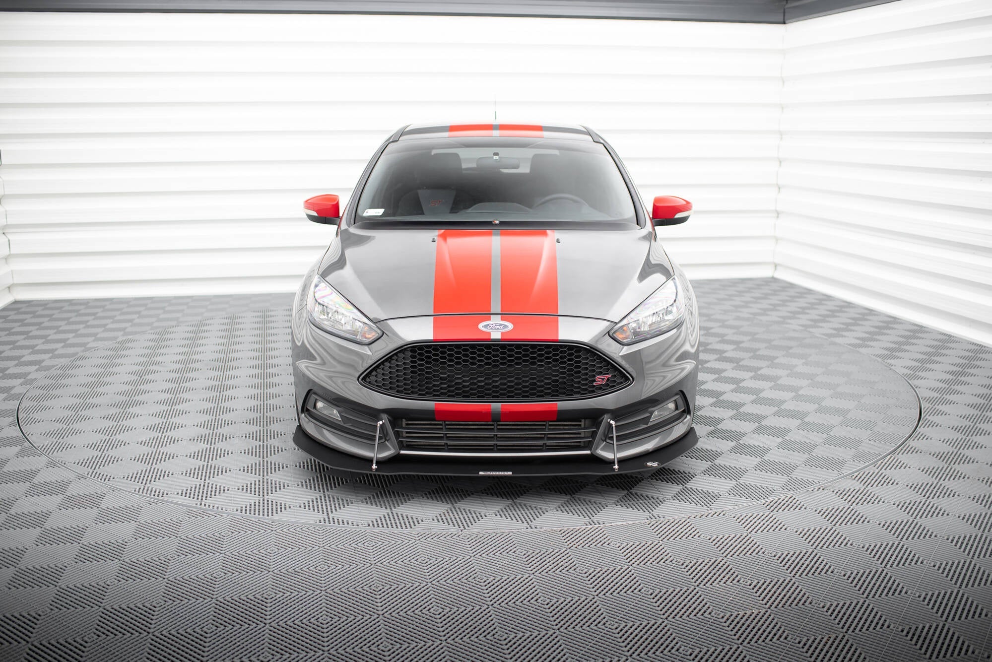 Maxton Design Racing Front Splitter V.1 para Ford Focus ST Mk3 Facelift - imagen 1